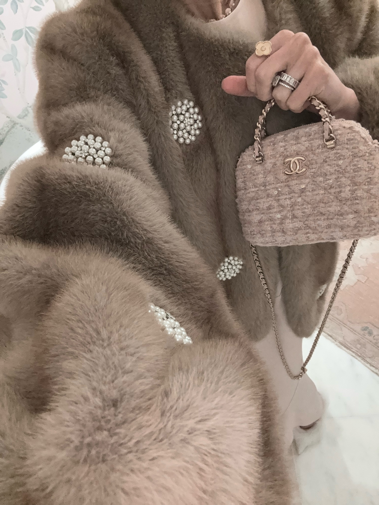 Prettiest pink and pearls. 