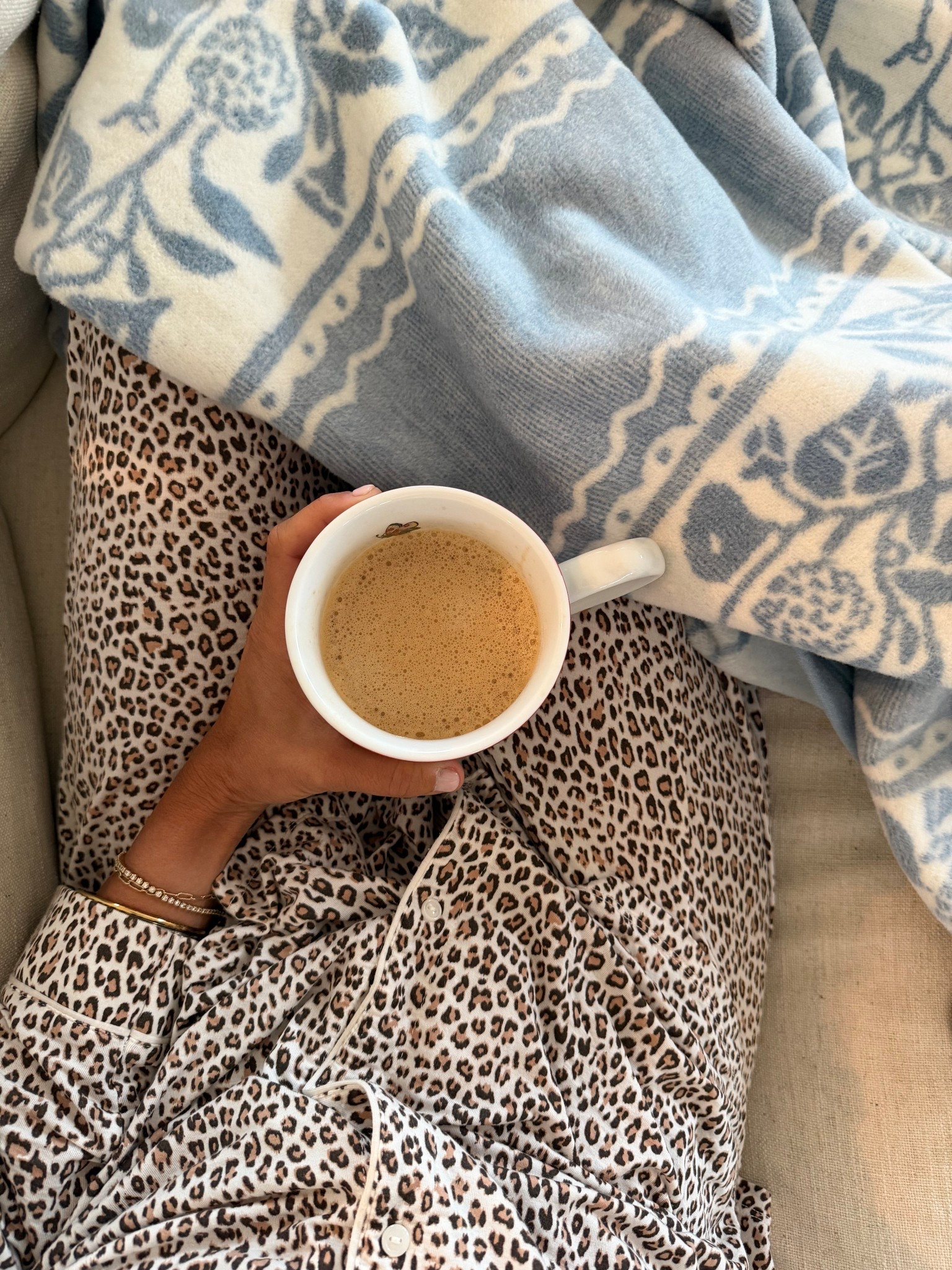 Cozy (good) Friday morning! 🩵

XS petite in both top and bottom! 