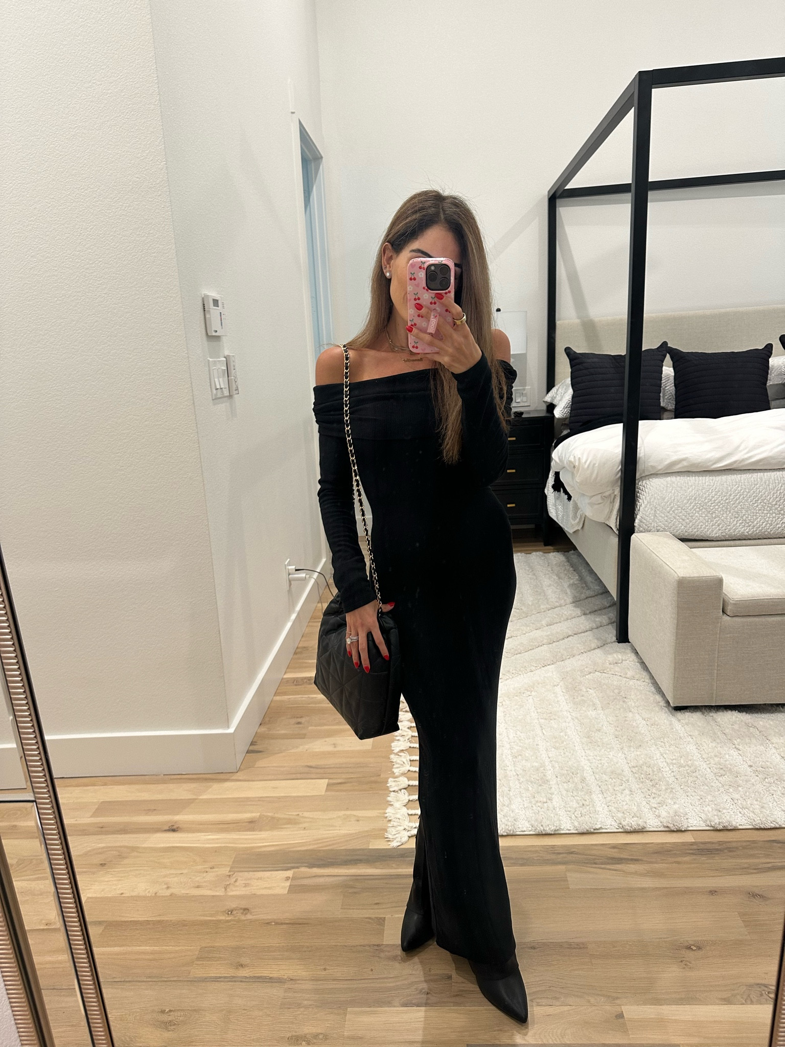 Long black dress size xs 

#LTKCyberWeek #LTKHoliday #LTKFindsUnder100