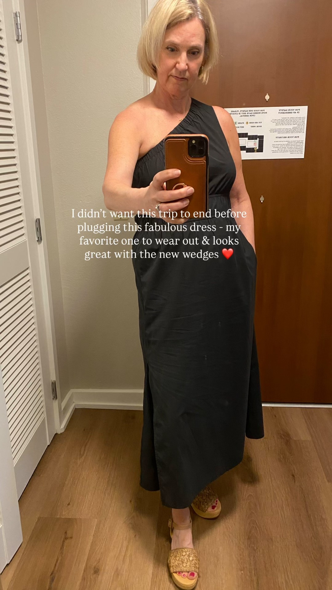 LOVE LOVE LOVE this one shoulder dress 😍
