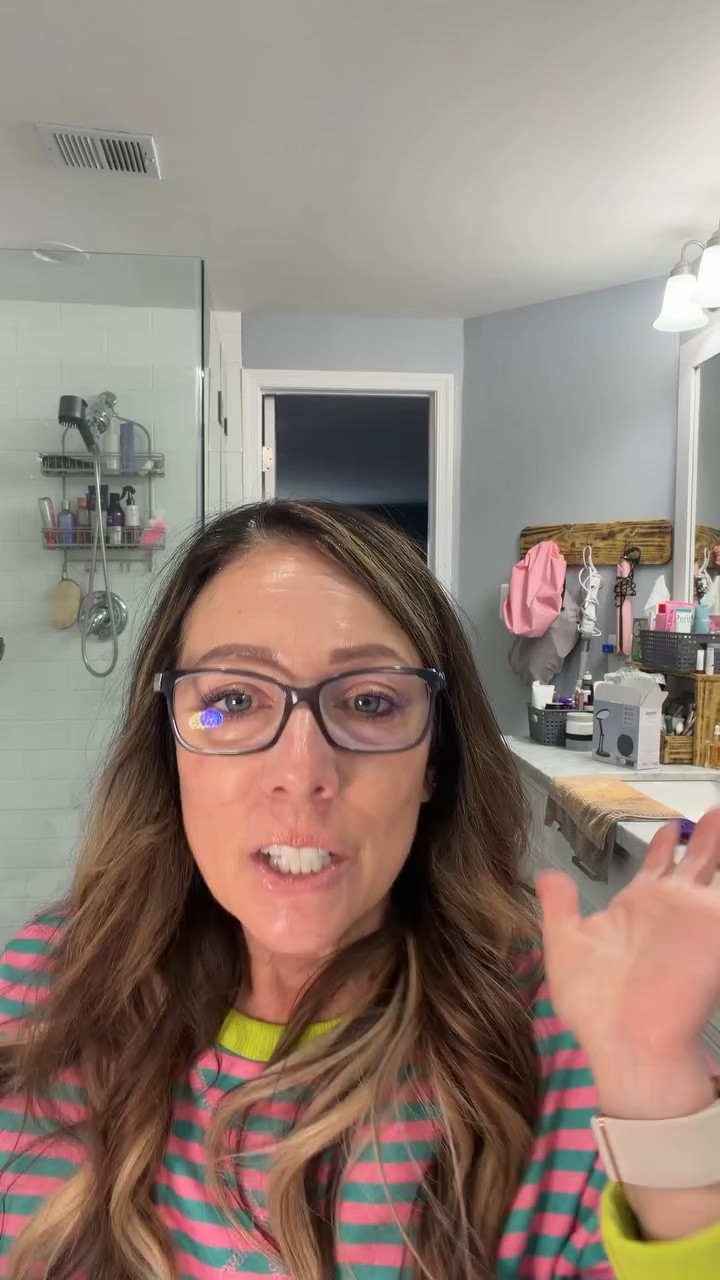 A USB portable cordless lamp is a simple travel essential that helps improve lighting for makeup, reading, or getting ready in dim hotel rooms or bathrooms. #TravelEssentials #MakeupLighting #TravelHack #PortableLight #BeautyRoutine Onefire Lighting