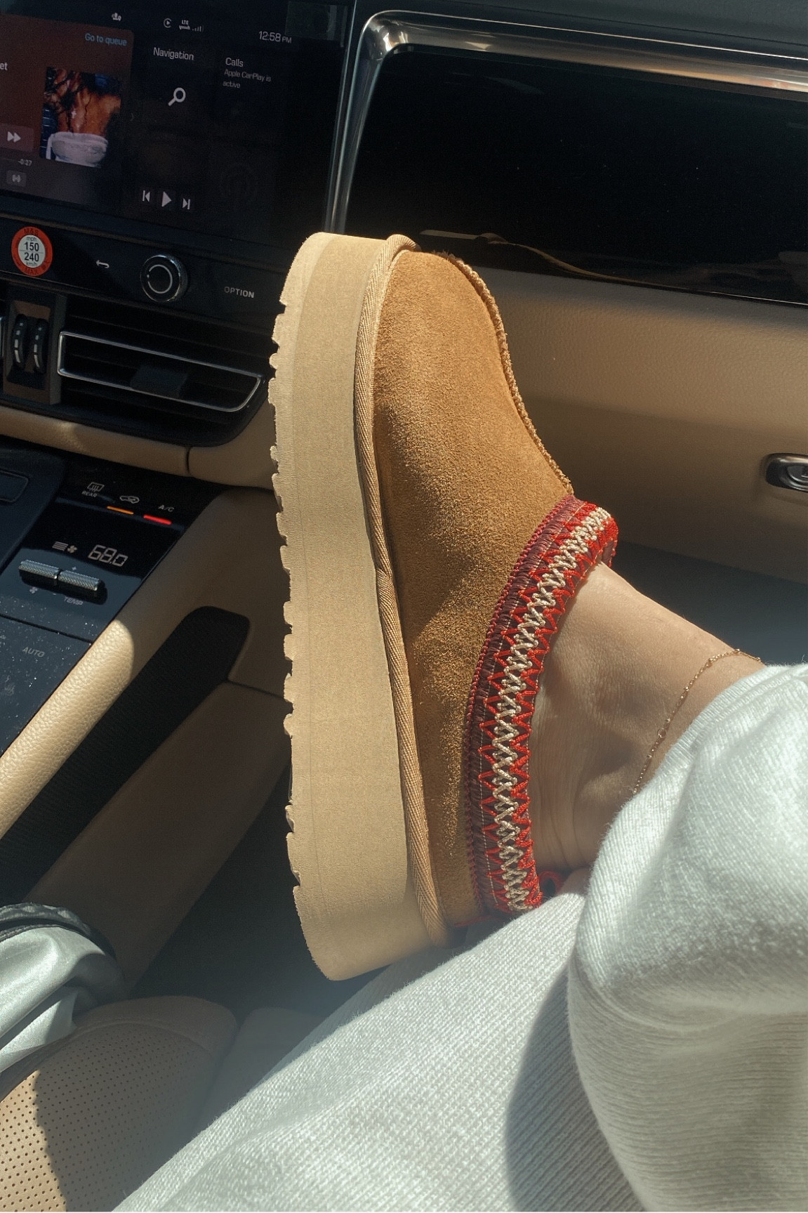 the brand of shoes I’ll be wearing all fall/winter long starting with one of my favorites UGG TAZZ in chestnut 🌰🌰

#LTKshoecrush #LTKmidsize #LTKSeasonal