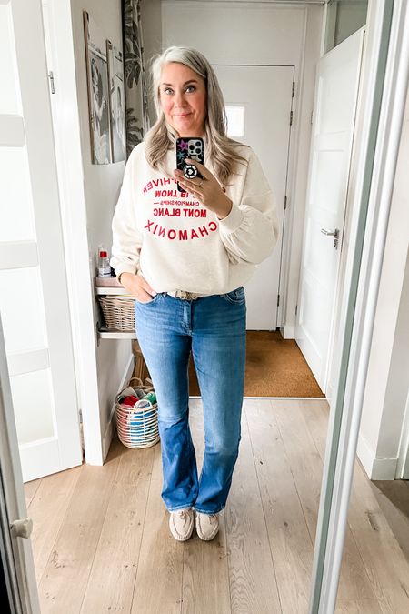 Ootd - Saturday

Beige sweater with red embroidery paired with bootcut jeans from Only, Céline belt and slippers. 

#LTKeurope #LTKmidsize #LTKstyletip