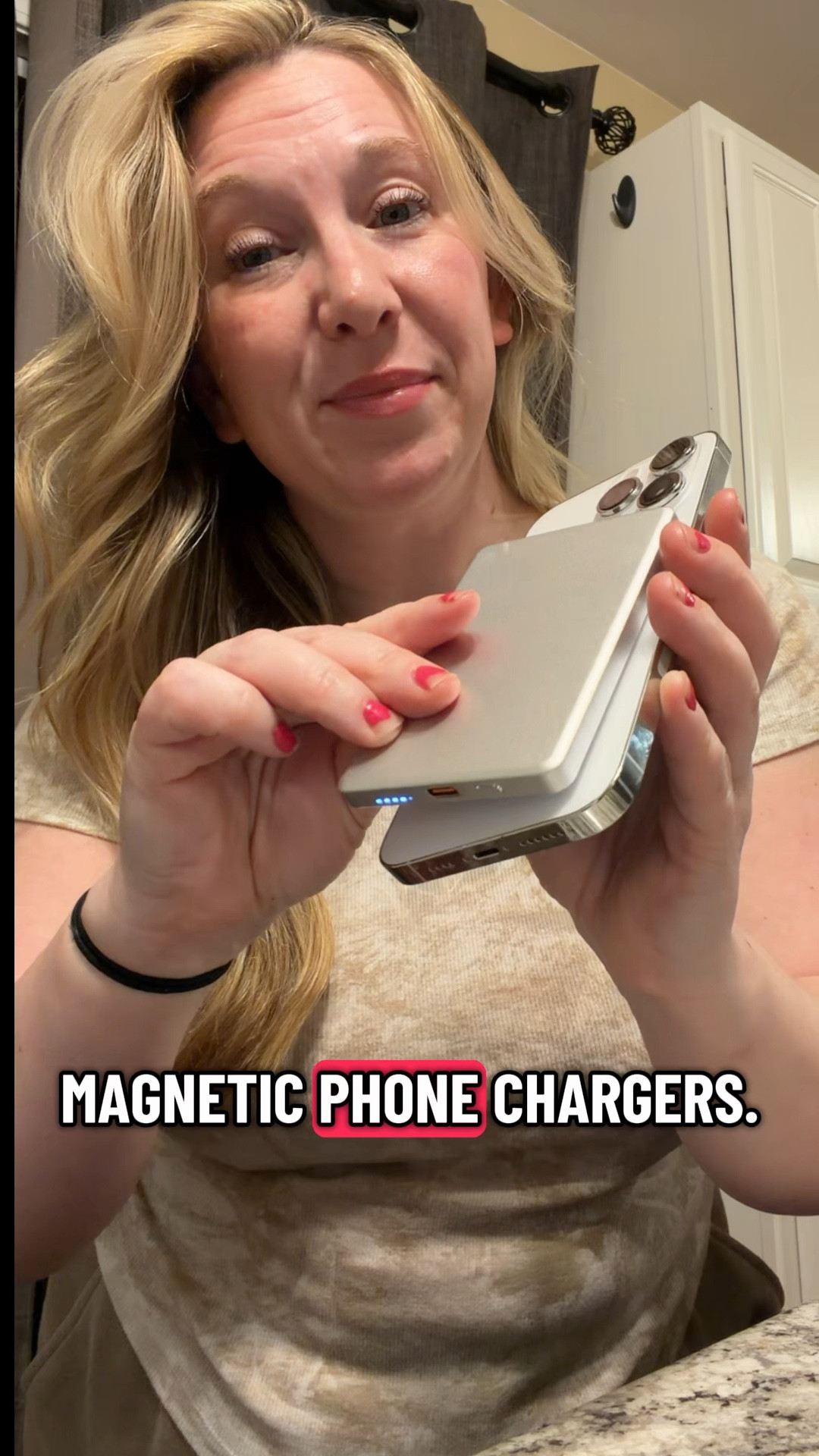 Portable Magnetic Power Bank📱🔋 #magneticphonecharger #powerbank #magneticpowerbank #phonecharger #portablecharger 