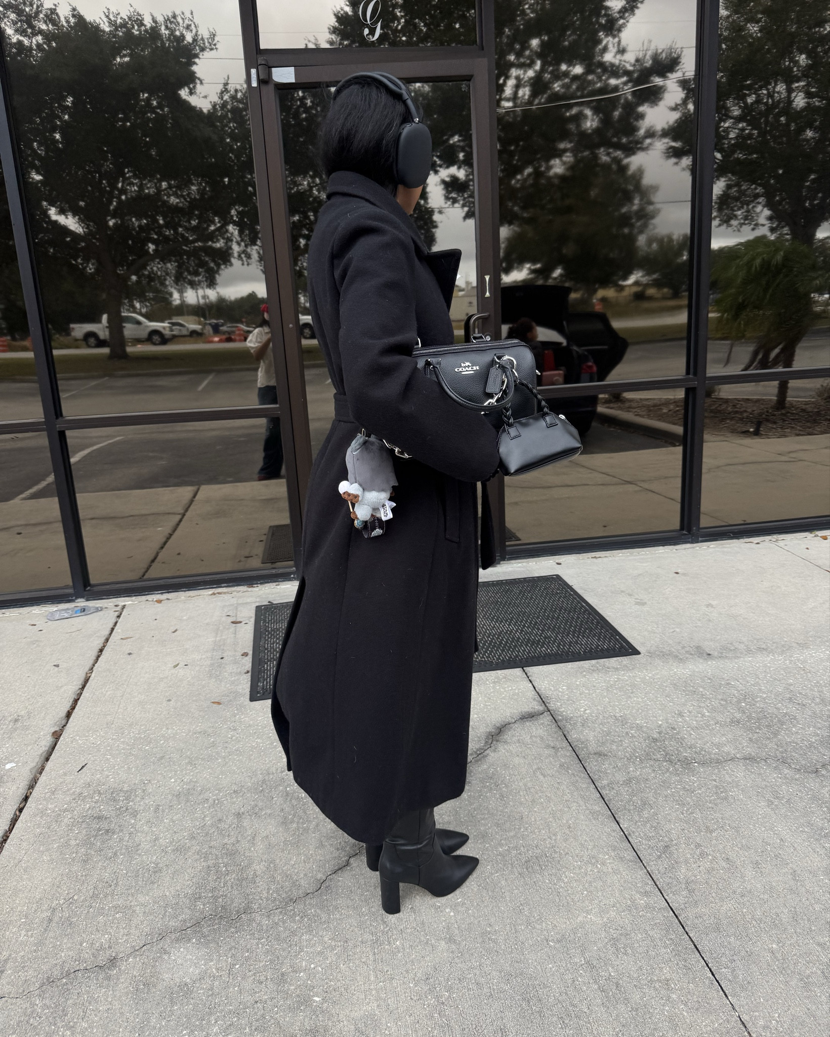 When you live in Florida and can finally put your winter outfits to work. 

#bagoftheday #coachrowan 

#LTKdayinmylife #LTKPetite