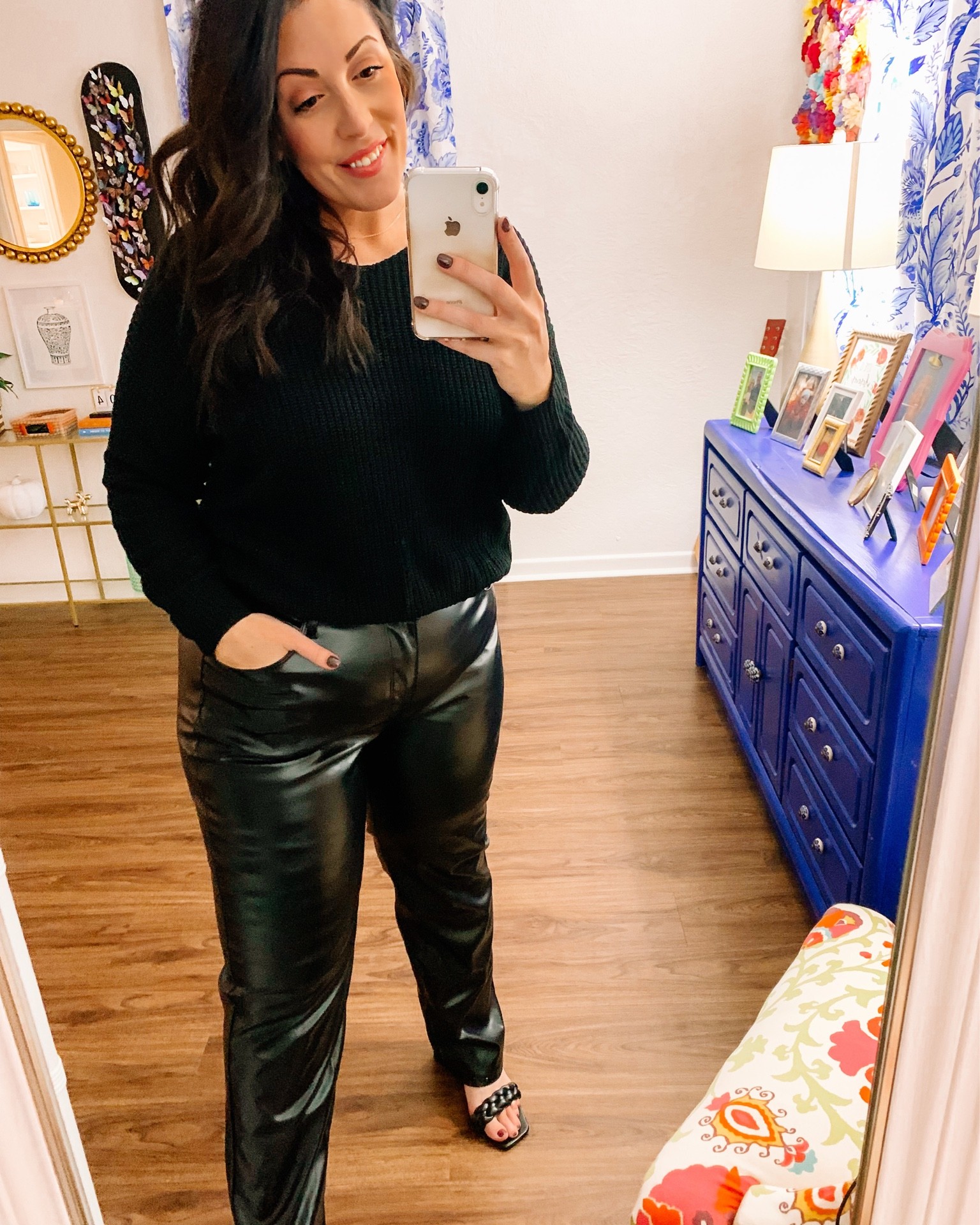 Did I just find THE best leather pants for us curvy girls?! YES 🙌🏻 
True to size, stretchy and they come in black and brown 🖤 Plus this sweater 😍 the back is perfection!

#LTKcurves #LTKunder50 #LTKstyletip