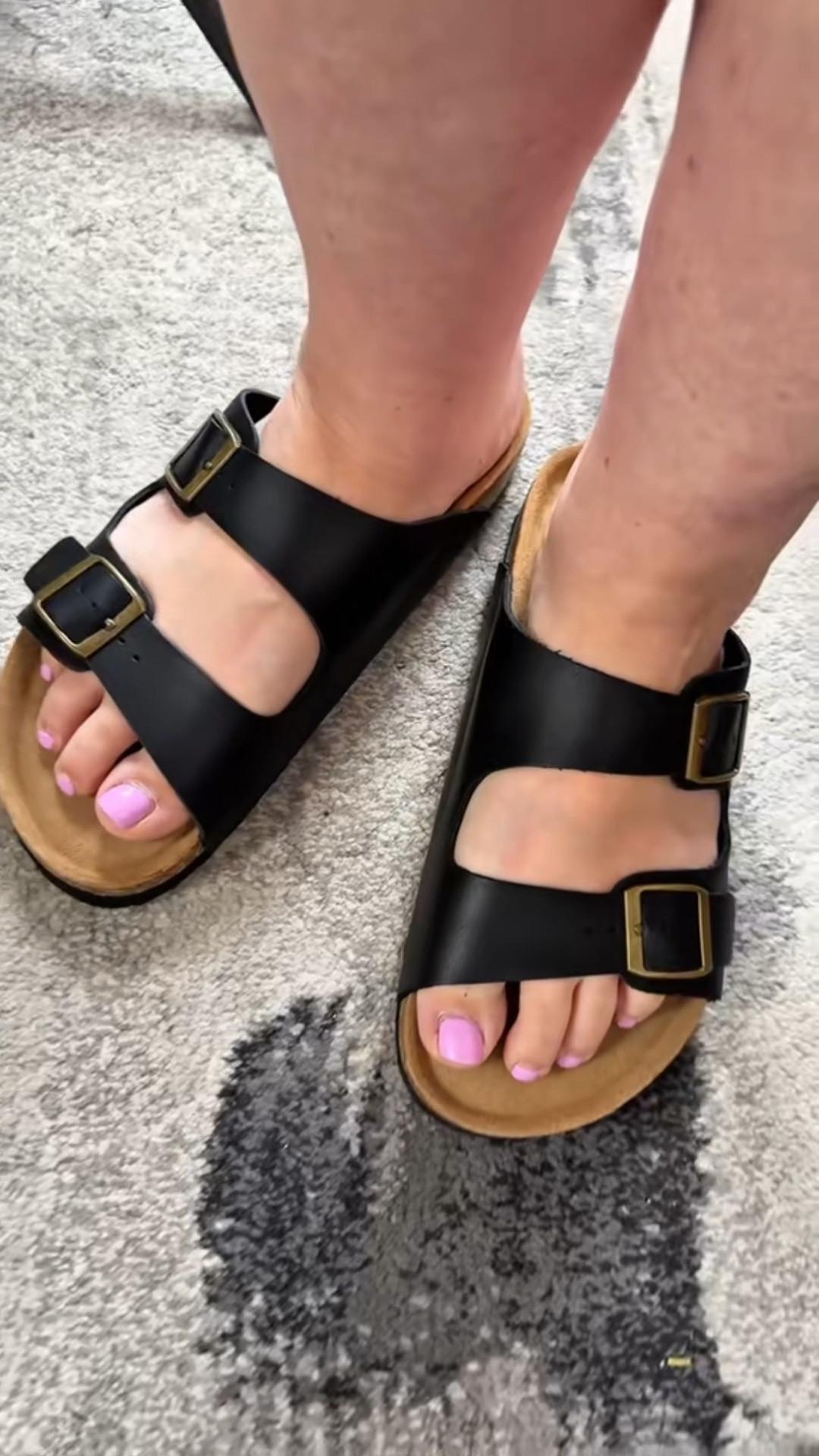 100% Genuine leather comfy sandals with memory foam ✨  

#sandals 
Sandals