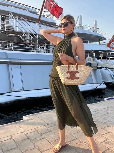 Khaki maxi dress with favourite basket bag 

#LTKeurope #LTKFind