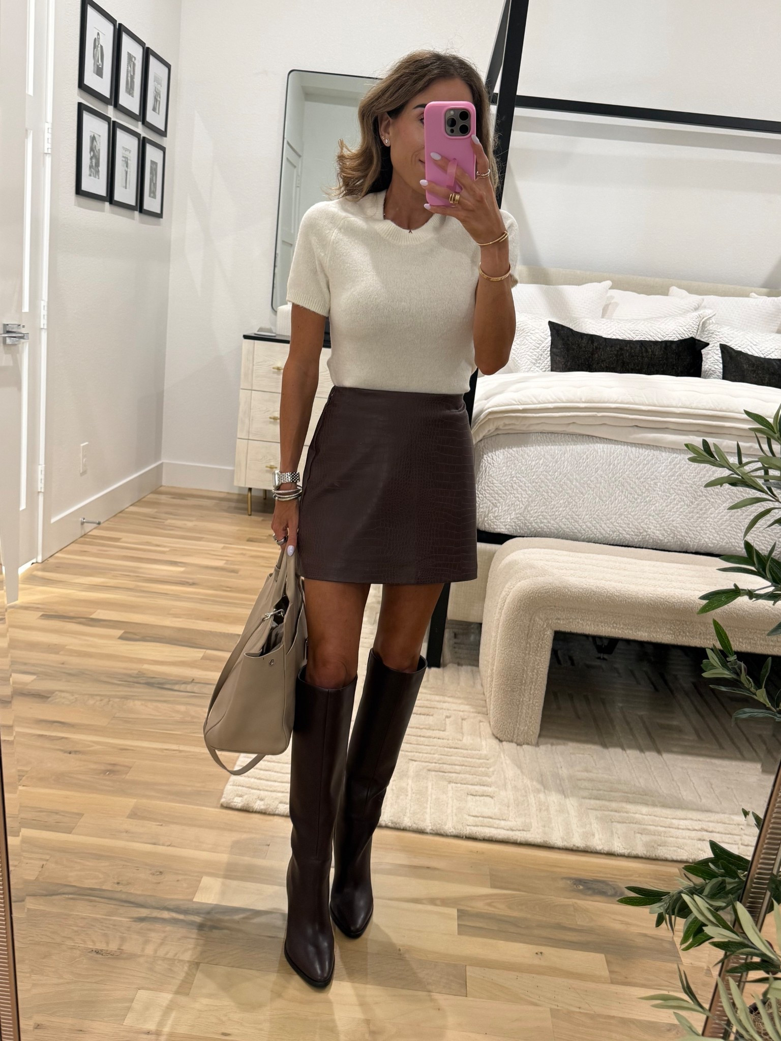 Brown faux leather skirt size xxs on sale love this one for any winter event 

#LTKFindsUnder100 #LTKFindsUnder50 #LTKSaleAlert