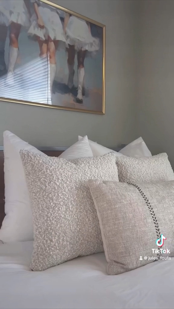 making my apartment homey 🤍

#LTKGiftGuide #LTKHome #LTKSaleAlert