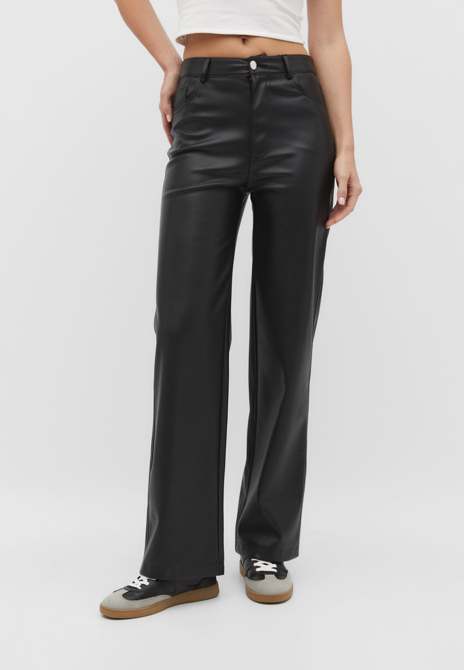 Wide-leg leather effect trousers - Women's fashion | Stradivarius United Kingdom | Stradivarius (UK)