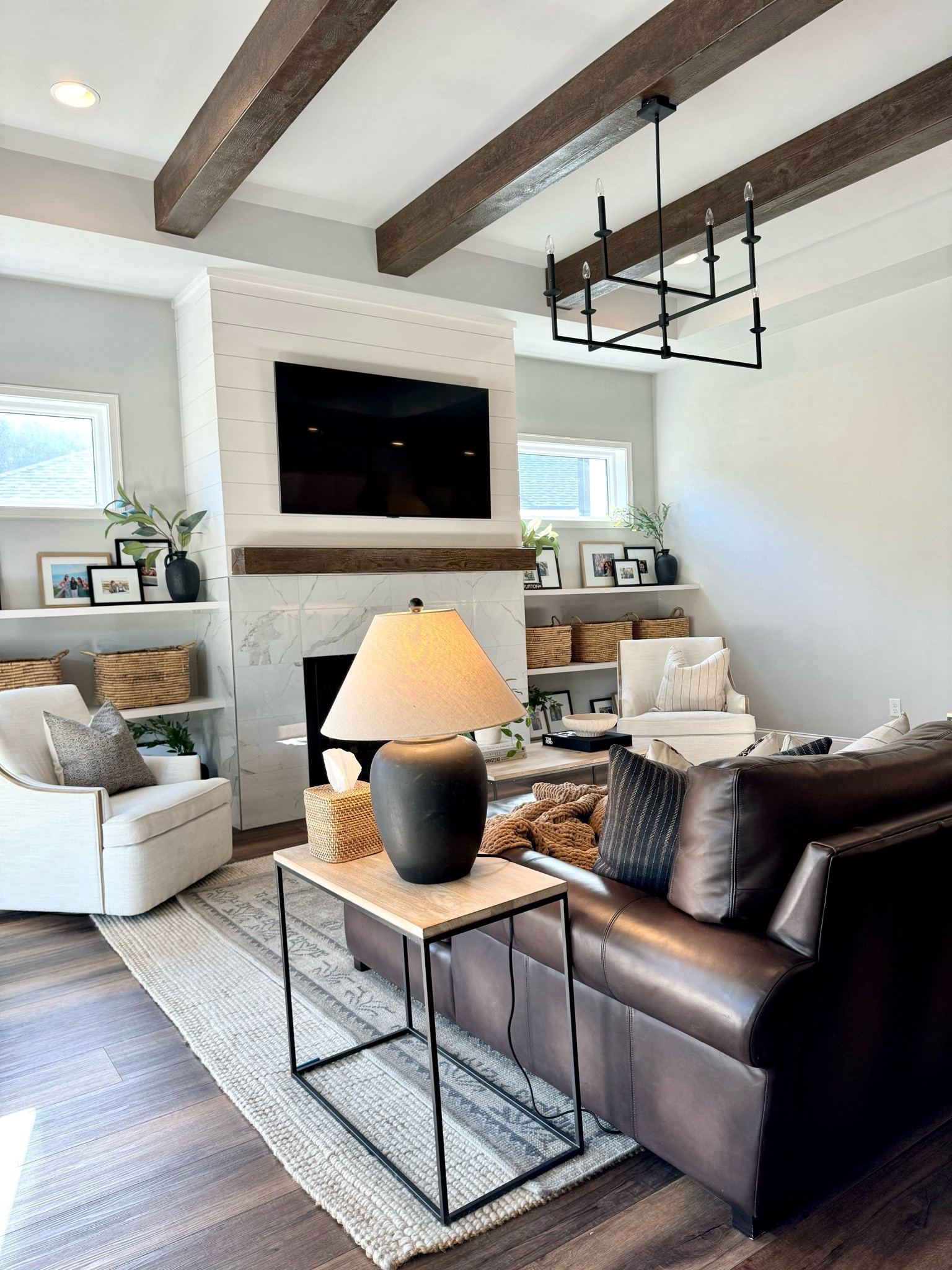 Shop my living room! 

#LTKhome #LTKstyletip