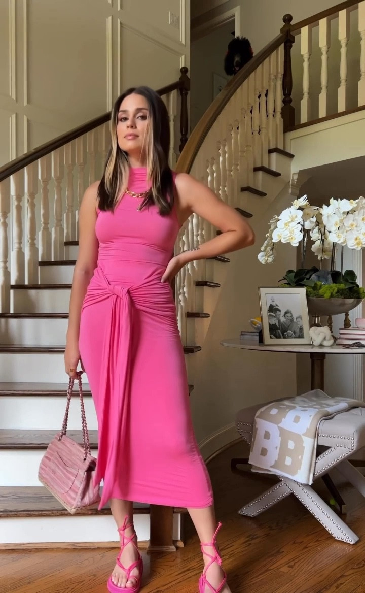 Oh you don’t like PINK couldn’t be me! 💓😂

#LTKFind #LTKSeasonal #LTKstyletip