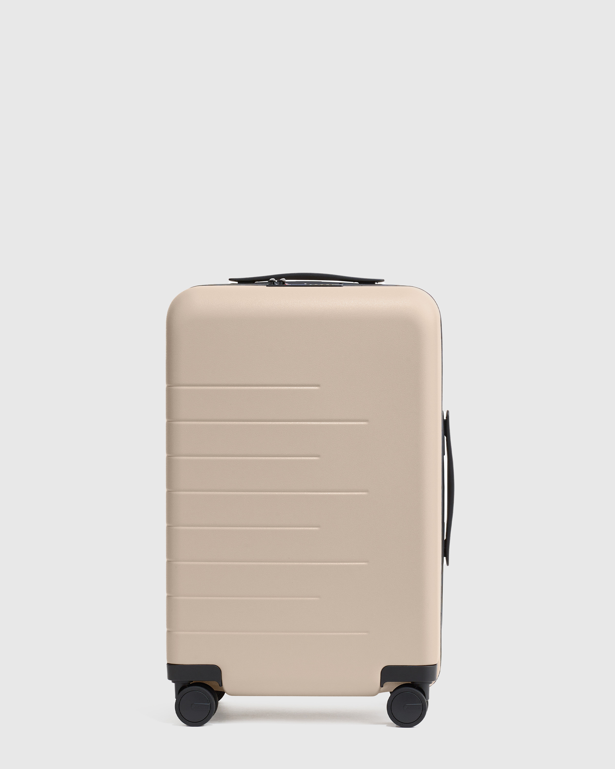 Quince | Expandable Carry-On Hard Shell Suitcase 20"" in Black, Polycarbonte | Quince