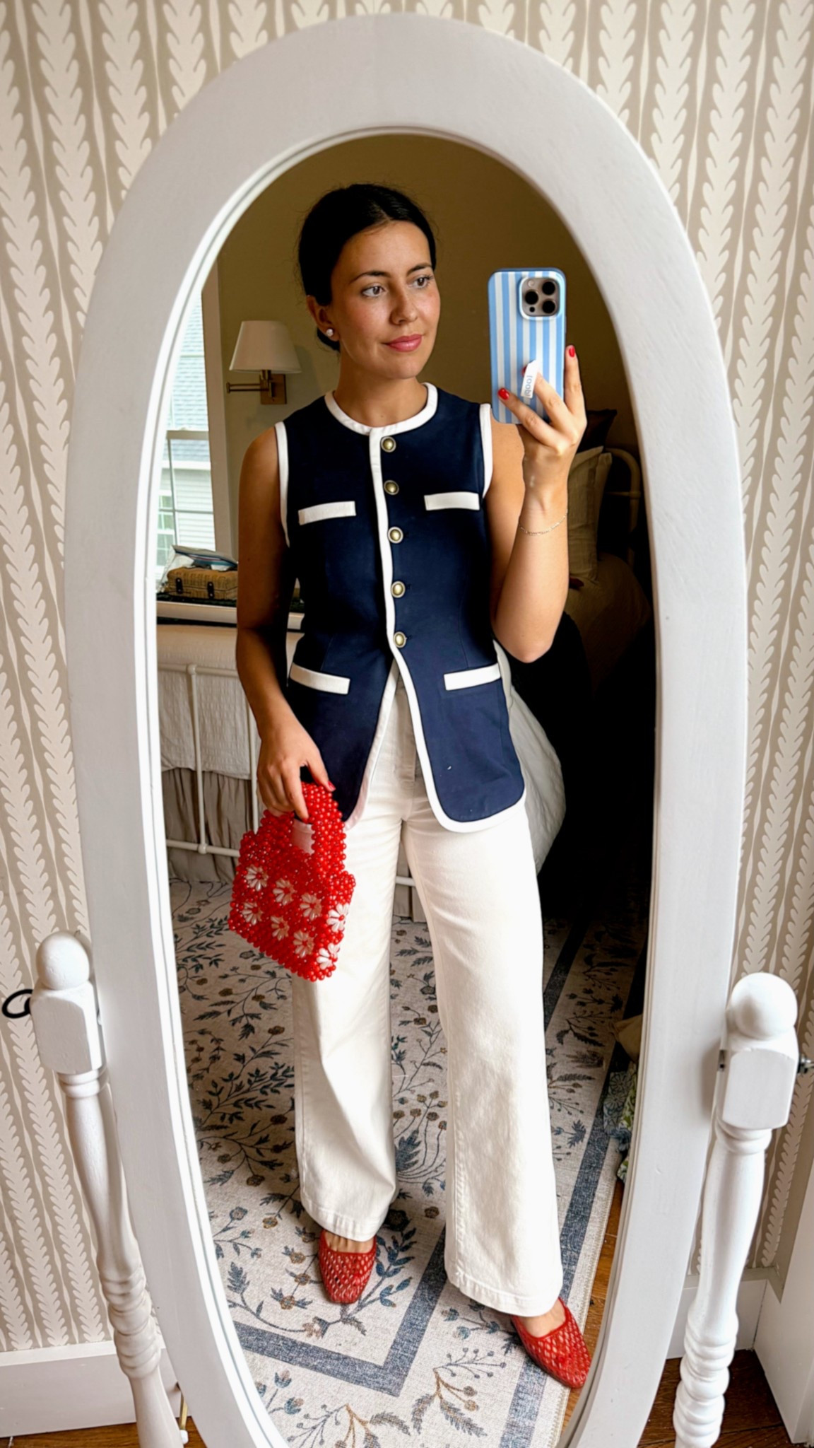 Classic with a pop of ❤️