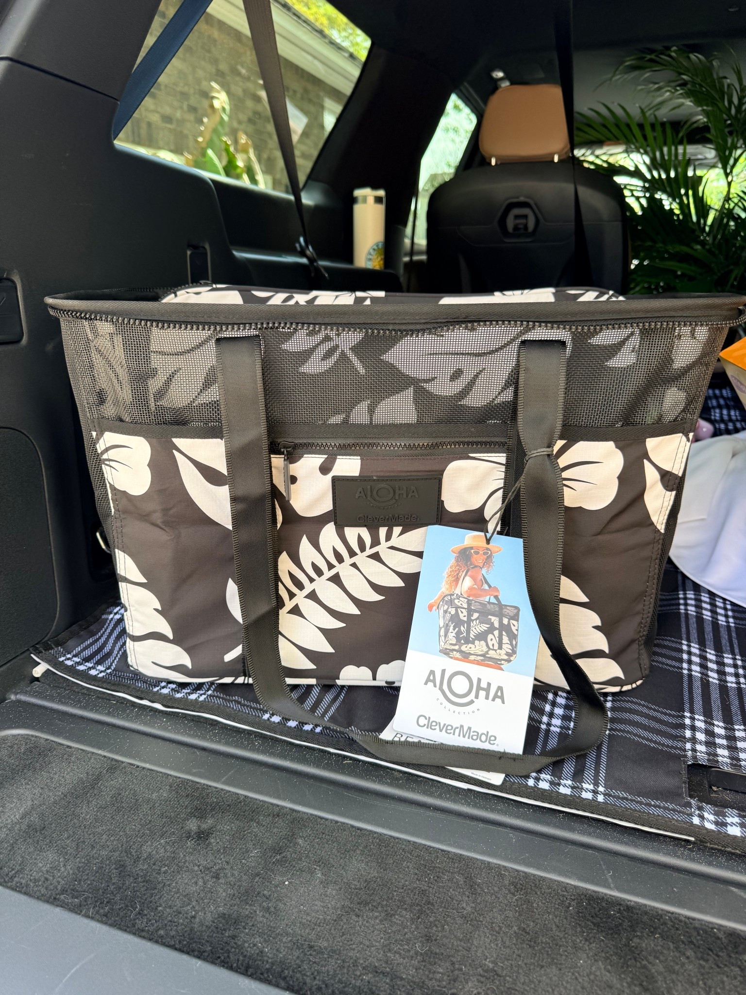 Beach days 🤝 Costco runs

These ALOHA Collection bags are my current obsession—lightweight, collapsible, and they hold EVERYTHING. From towels + sunscreen for the beach to a full-on grocery haul (yes, even a Costco run 🙌), they seriously do it all.

Bonus: they’re water-resistant, easy to clean, and come in the cutest prints.

Run, don’t walk—because they’re at Costco Wholesale right now 🛒

Follow my LTK for more of my everyday favorites ✨

#LTKTravel #LTKSwim #LTKdayinmylife