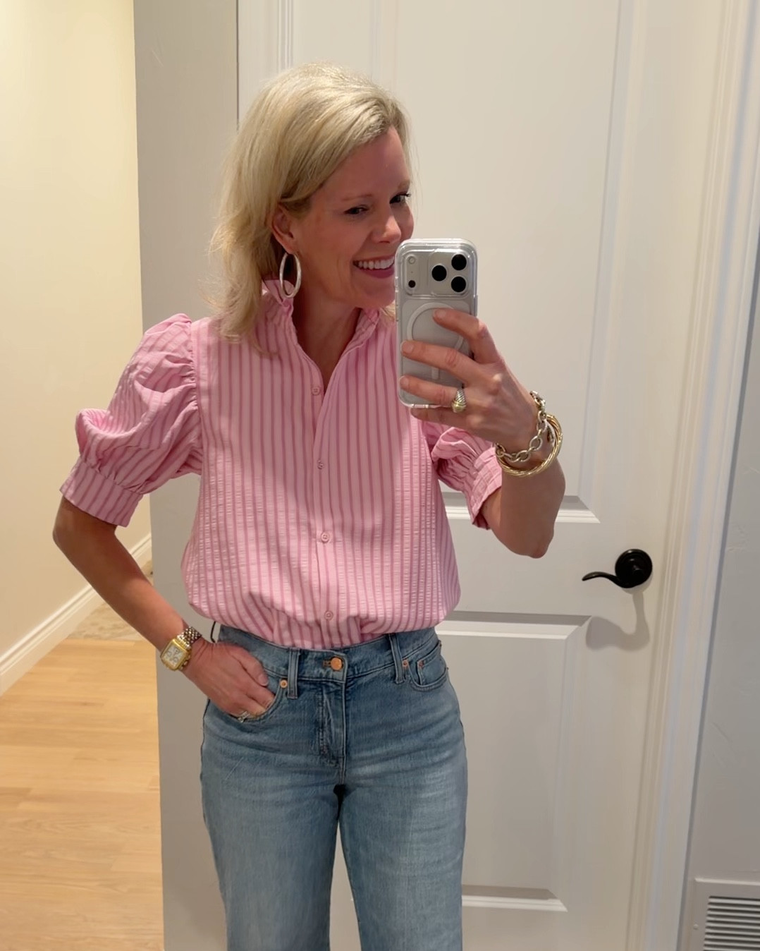 My husband and I are off to dinner with friends. Cannot say enough good things about this adorable top from @Tuckernuck some sizes are sold out so get yours while you can! ￼

#LTKdayinmylife #LTKootd #LTKmomlife