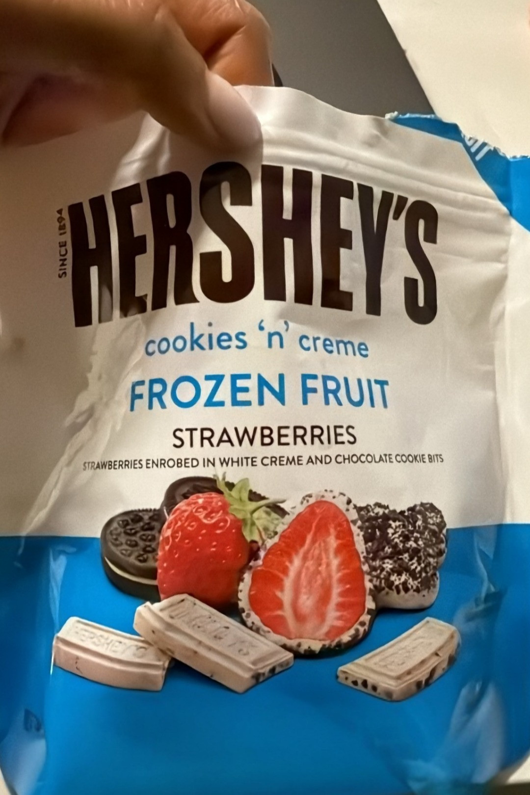 If you love cookies ’n’ creme, you NEED these 🍓 A Hershey must-try 🤤 linked & available at Walmart. 

 #LTKfoodie