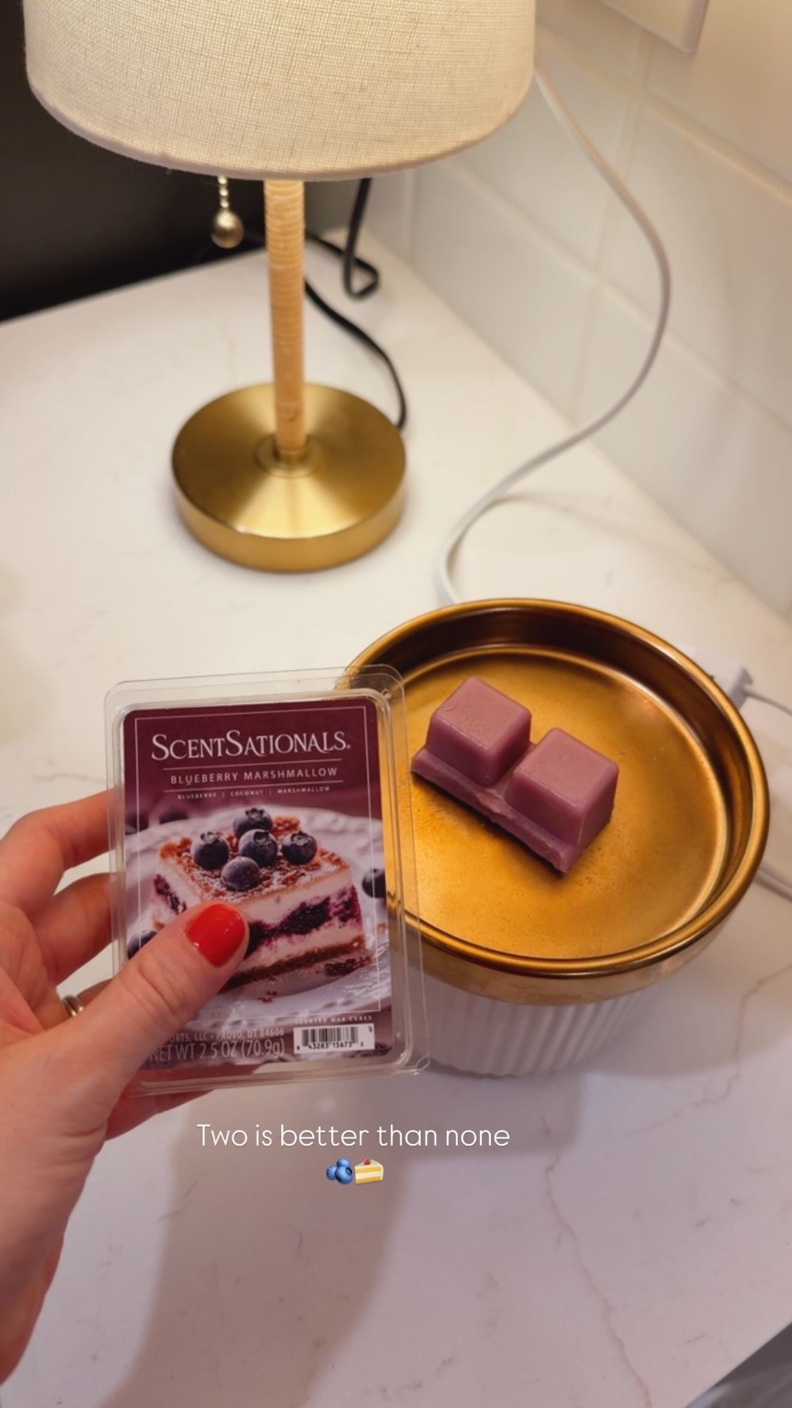 If you love sweet bakery scents… you’ll love this one 🫐🍰
This blueberry marshmallow wax melt smells so good and fills the room quickly.

#LTKHome #LTKdayinmylife #LTKselfcare
