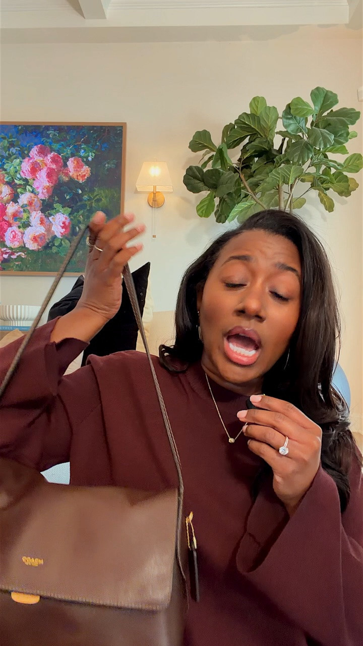 What’s in my bag! 

Coach bag, handbag, bag essentials

#LTKdayinmylife #LTKootd #LTKmomlife