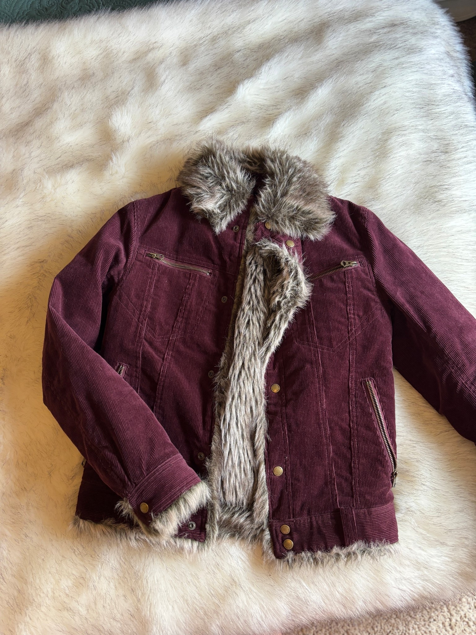 Burgundy is my favorite color to wear and is everywhere!! 😍

#LTKGiftGuide #LTKootd #LTKHoliday