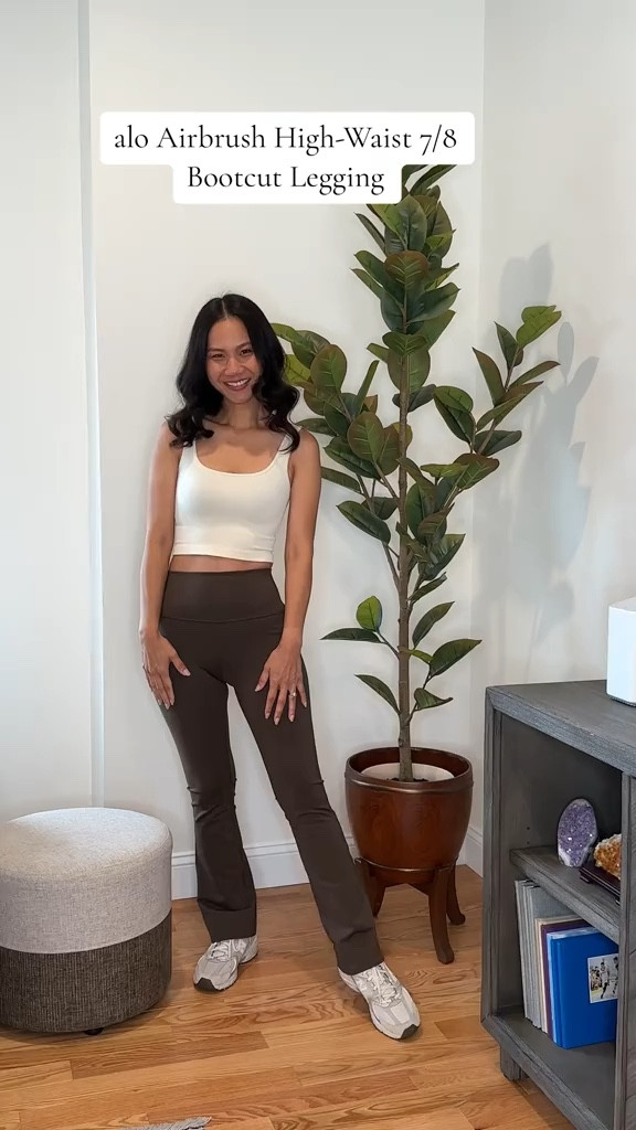 @Alo Yoga  @alo Yoga Airbrush High-Waist Bootcut leggings normal length and 7/8. If you are looking for one, this video will compare both lengths for you. #aloflareleggings #alobootcutleggings #athlesuirewear



#LTKfitnessgoals #LTKgrwm #LTKootd