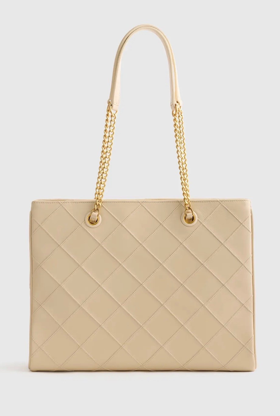 This handbag is gorgeous! Great price, and I love the chain handles. This is the only color available but I’m on the waitlist for that beautiful brown too!

#LTKmomlife #LTKTravel #LTKSeasonal