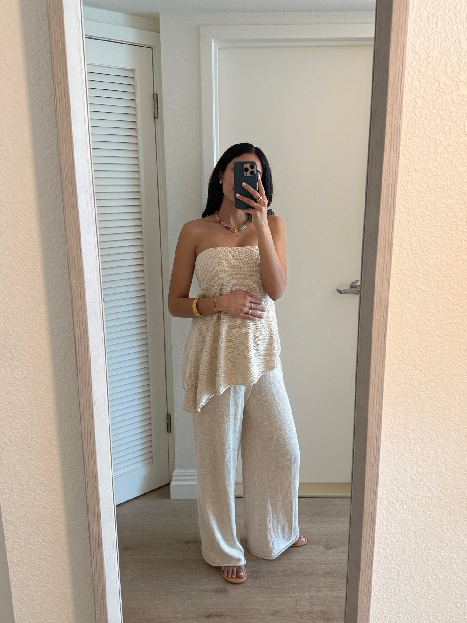 I live in matching sets on vacation. Wearing a size small, this set comes in so many different colors!

Babymoon outfits 