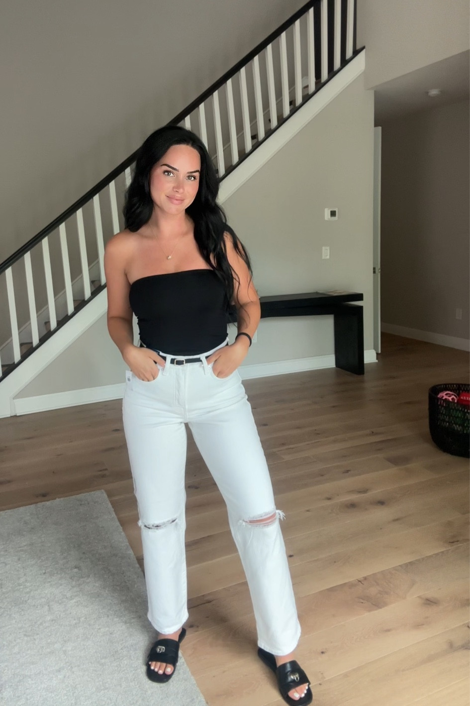 Size small top
Size 4 jeans ( run big) 

#LTKSaleAlert #LTKFindsUnder50 #LTKShoeCrush