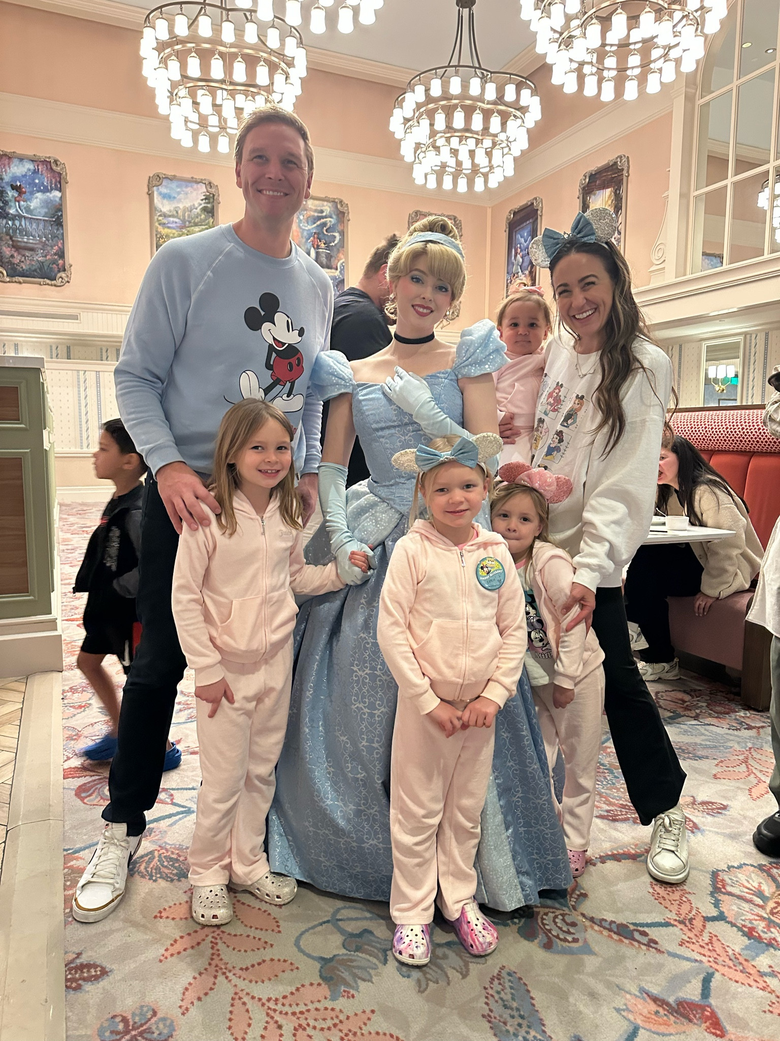What we wore: travel day, breakfast at 1900 park fare, Disney world 

Sister matching, vacation outfits, little girl outfits, jogger sets, Disney outfits 


#LTKKids #LTKTravel #LTKFamily