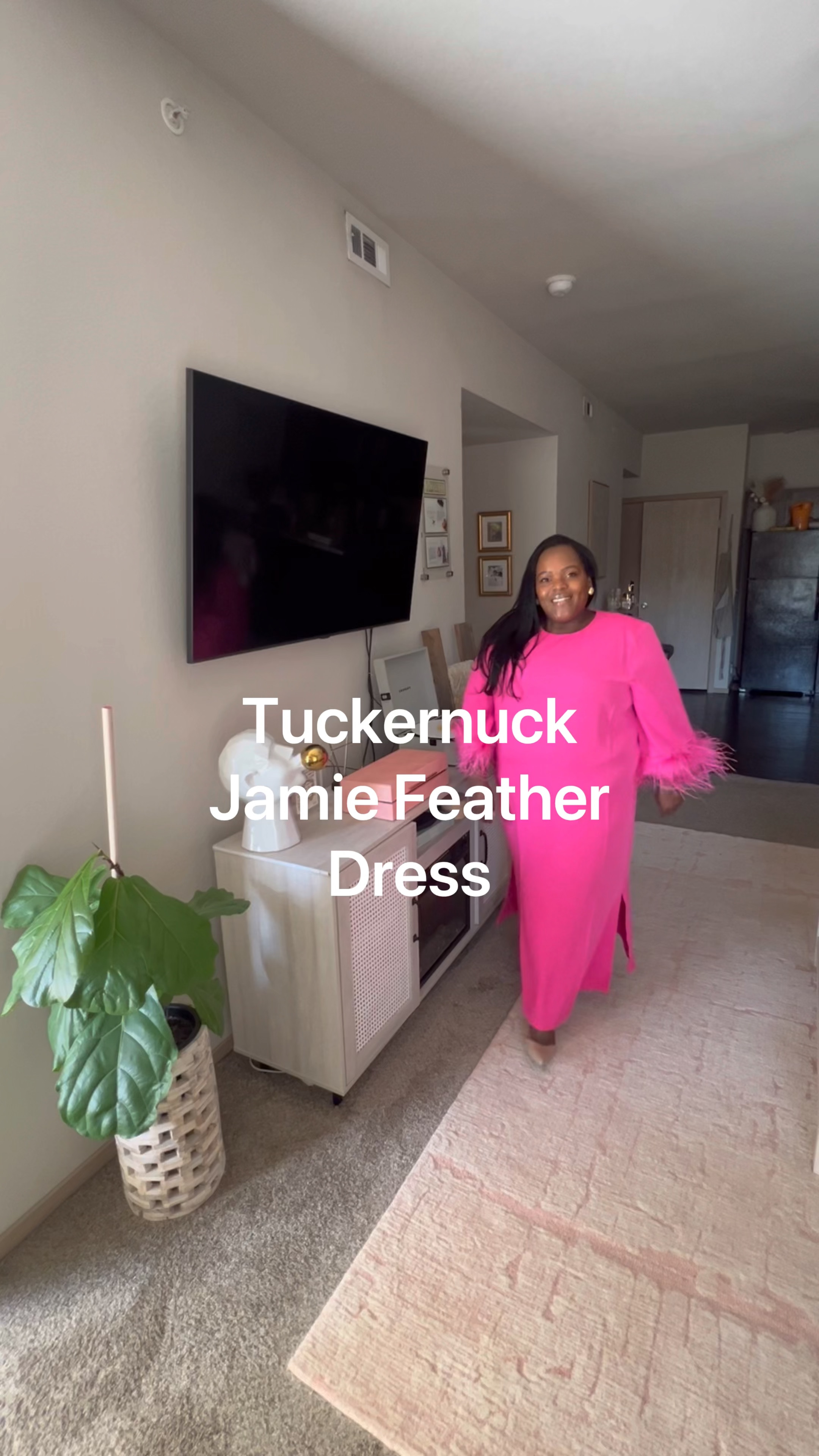 Tuckernuck Jamie Feather Dress wearing size XXXL. 🩷

#LTKVideo #LTKWedding #LTKStyleTip