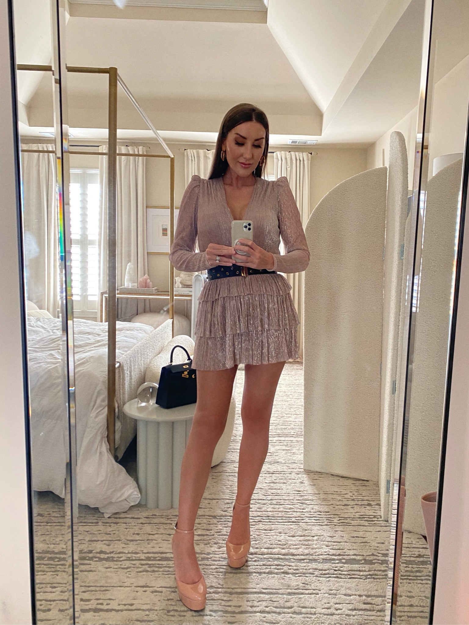 Looooove this mini dress. So fab and sparkly ✨ stretchy and comfy too! 