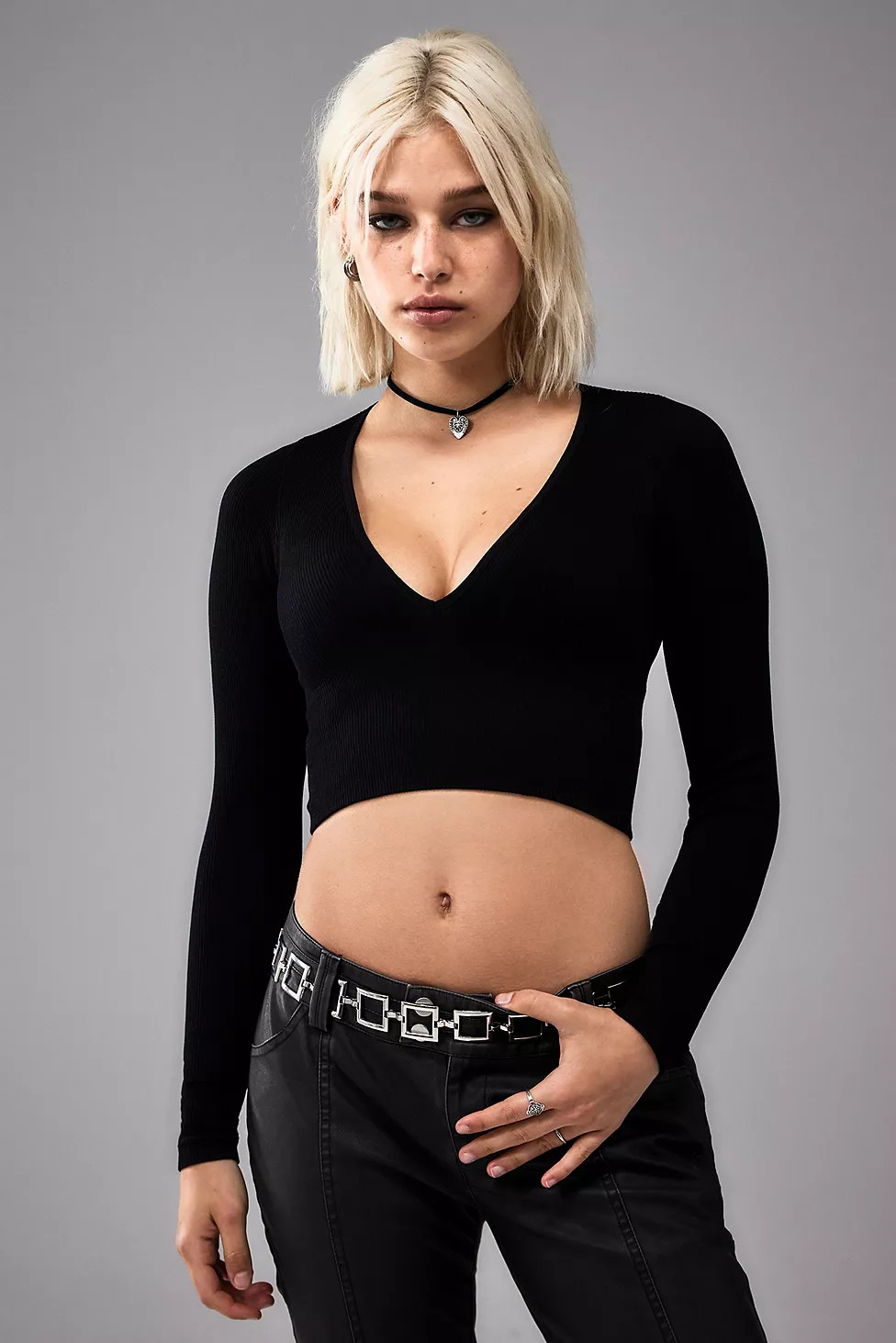 UO – Geripptes, nahtloses Top „Josie" mit langen Ärmeln | Urban Outfitters (EU)
