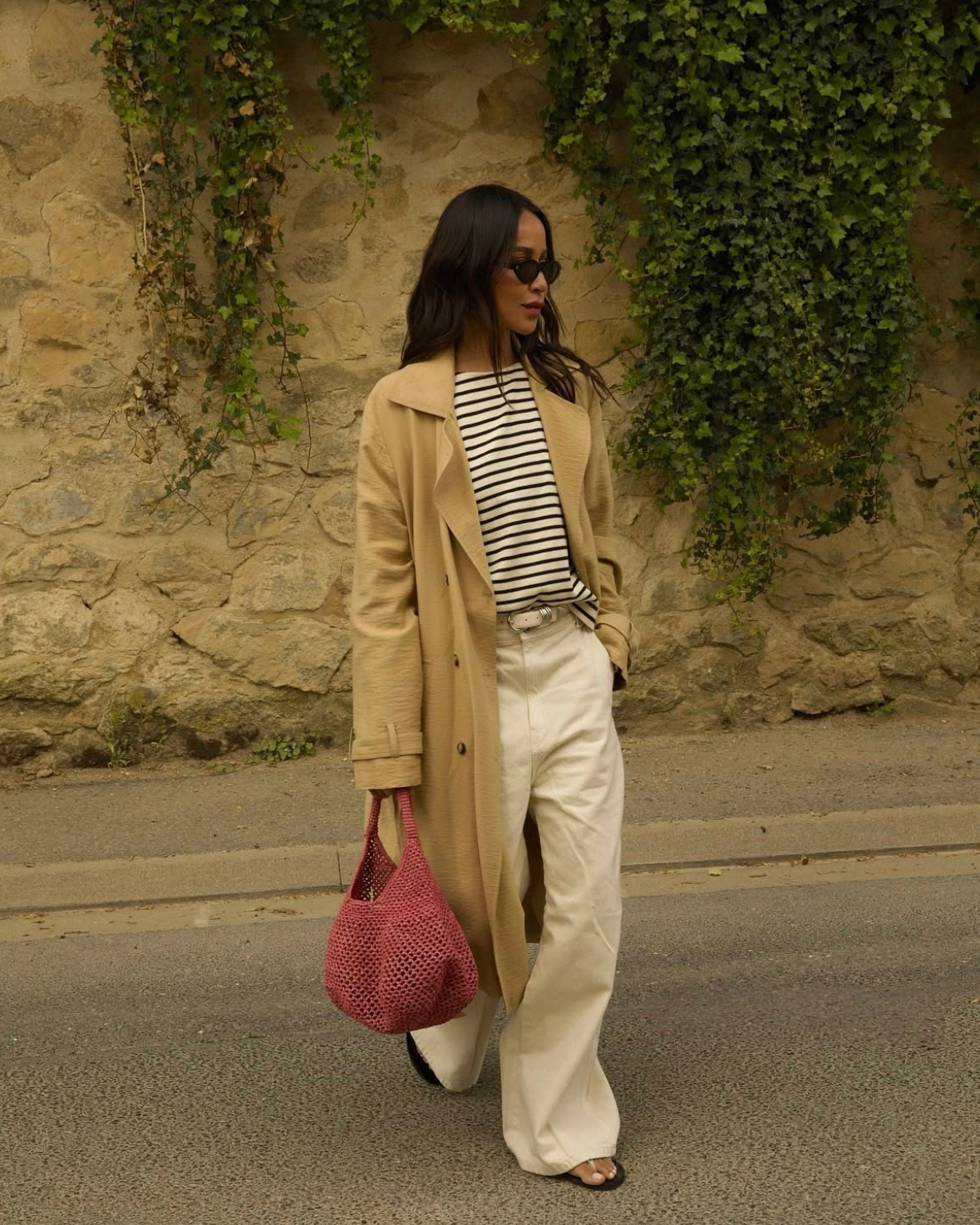 Keepin’ it classic with a pop of pink. 💕🌸

#LTKStyleTip #LTKSeasonal #LTKTravel