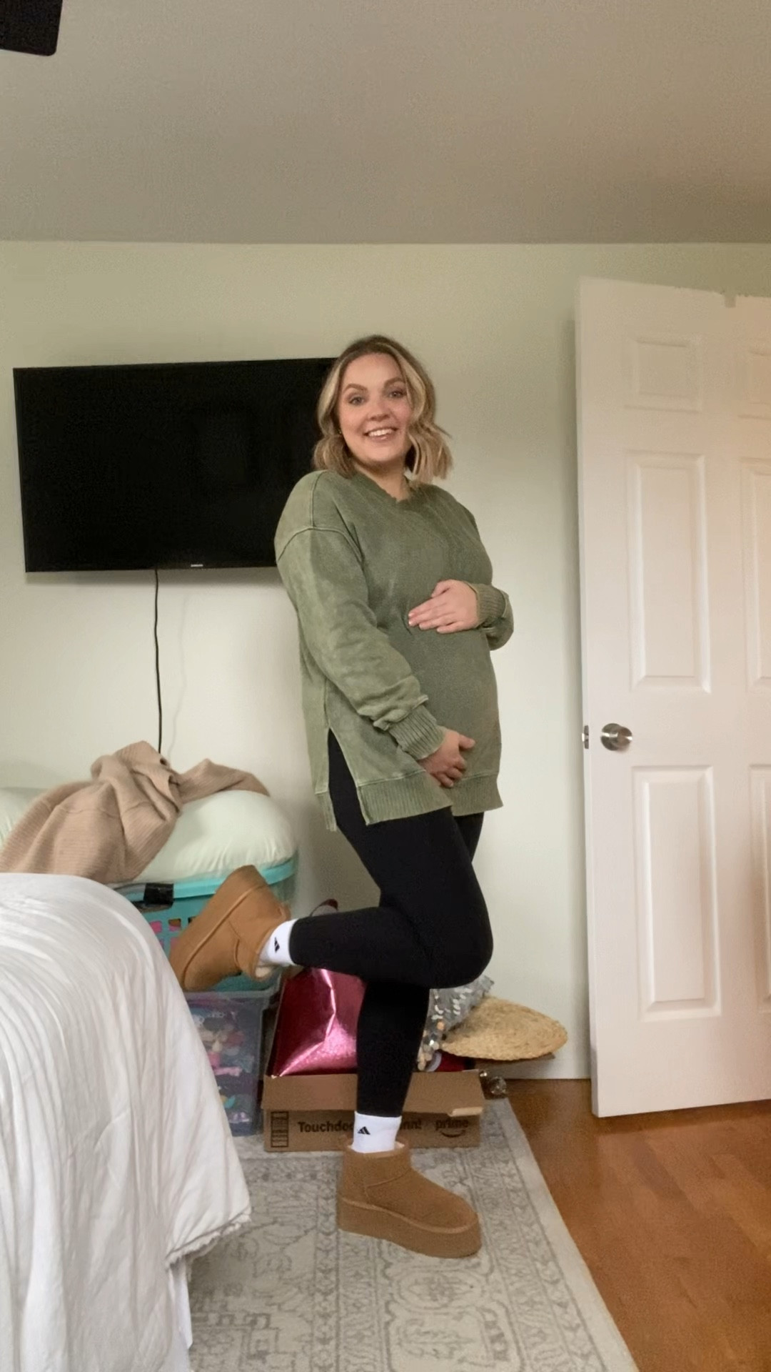 On sale for cyber week $11.99 with code SAVE20

….. this was from last week, and the over sized, tunic crew neck is from last year. Buuuuuttt the good news is you can get it this year! It comes in a variety of colors and runs pretty TTS. I’m wearing a large here. I love the slits in the side for postpartum nursing. It makes things easy to get to, if you know what I mean 😉..




#LTKSaleAlert #LTKCyberWeek #LTKBump