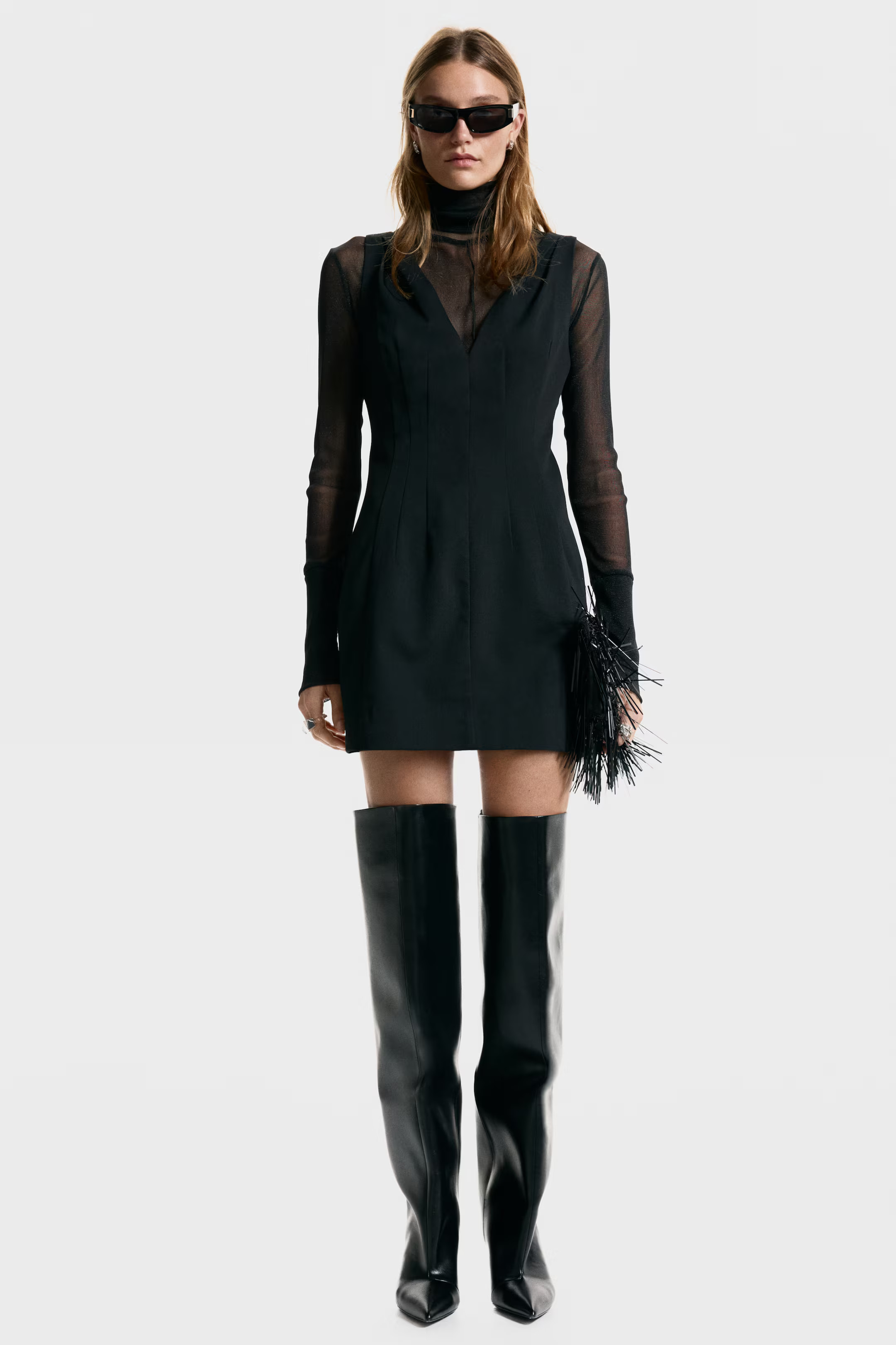 V-neck waisted dress - Black - Ladies | H&M GB | H&M (UK, MY, IN, SG, PH, TW, HK)