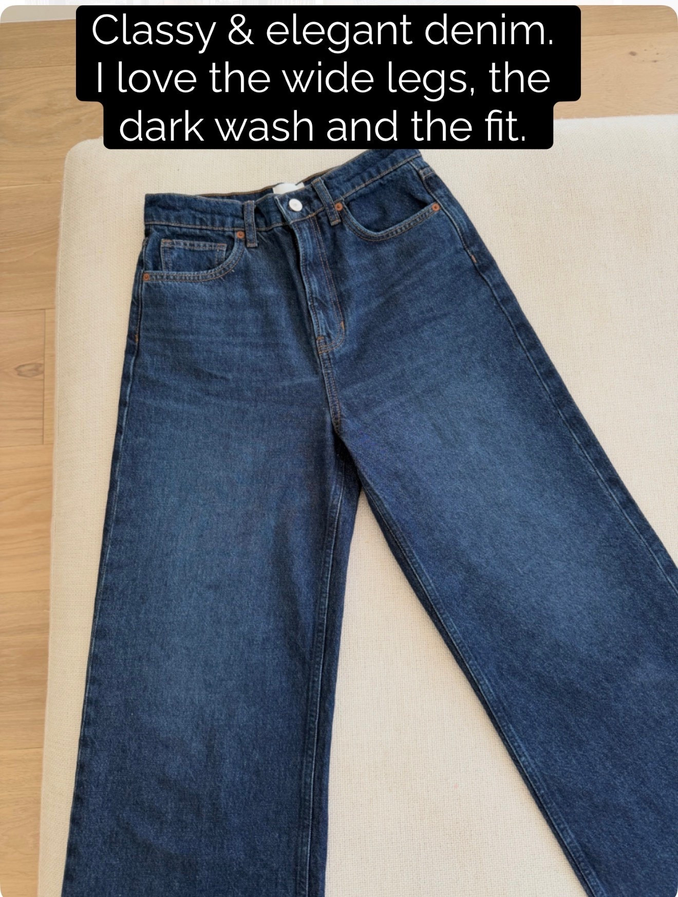 Classy & elegant denim.
I love the wide legs, the dark wash and the fit.

#LTKU #LTKSeasonal #LTKgrwm