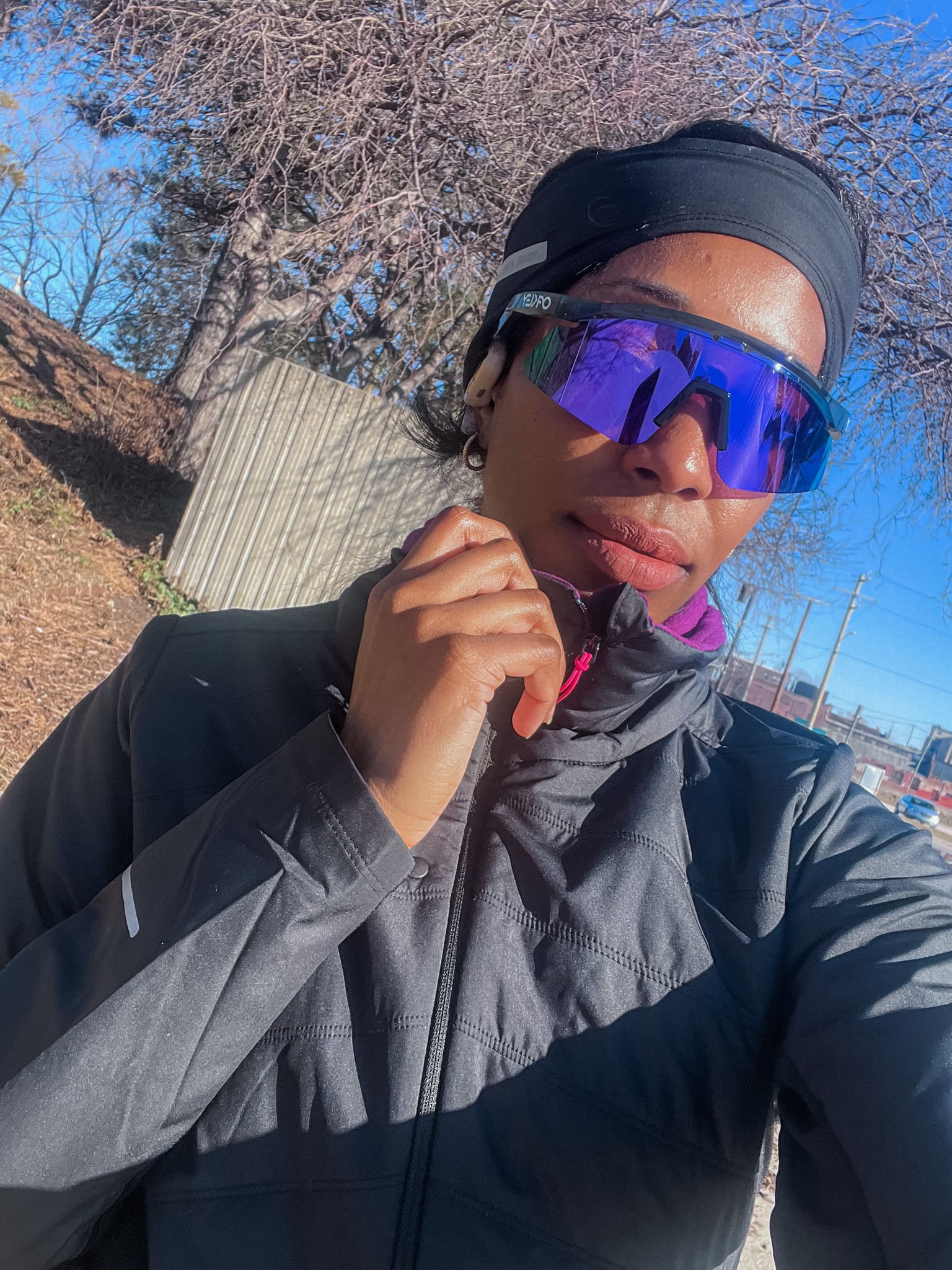 Runner girl glasses #runningshades #sportswear #athleticshades #oakleys 