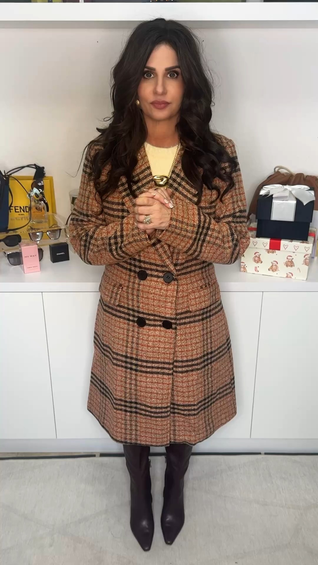 Such a great fall / winter look . Lined / wool coat. Top sm ( eyelash top ) suede shorts 0p . #winterstyle #winterinspo 



#LTKSaleAlert #LTKSeasonal #LTKOver40