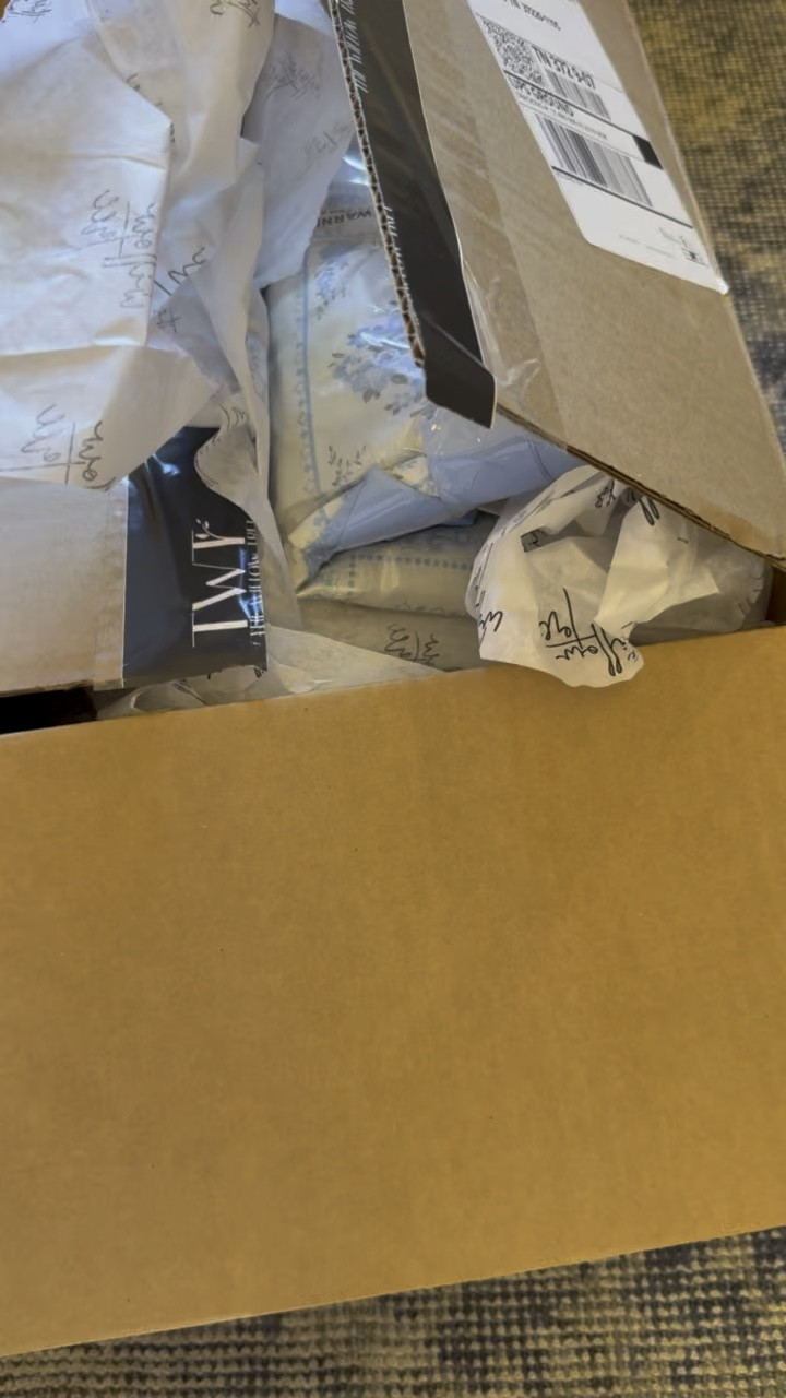Unbox my new pieces from The Willow Tree!! They are a newer boutique to me and it’s amazing. Try-on coming!!

#LTKstorytime #LTKmomlife #LTKdayinmylife