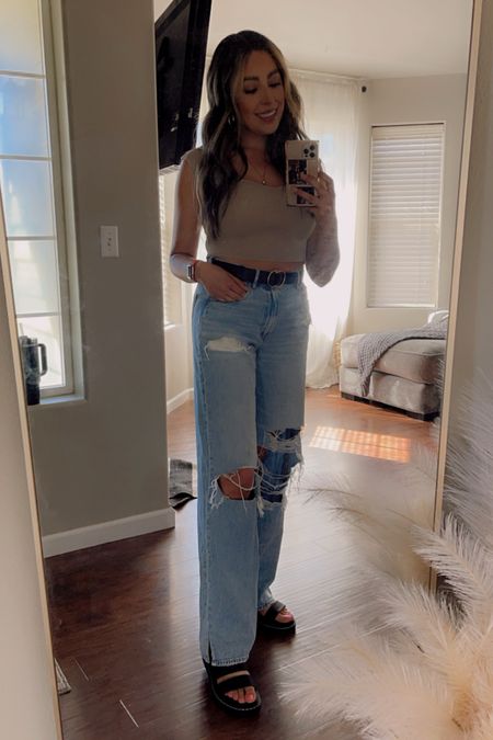 Spring ootd ✨


Baggy jeans 
Ae 
Sandals 
Strapping sandals 
Platform sandals 
Spring 
Spring outfit 
Summer outfit 

#LTKstyletip #LTKxTarget #LTKshoecrush