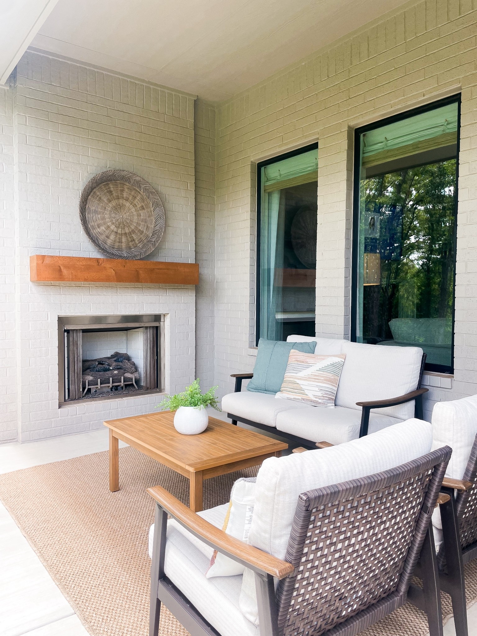 Natural Expressions patio set 