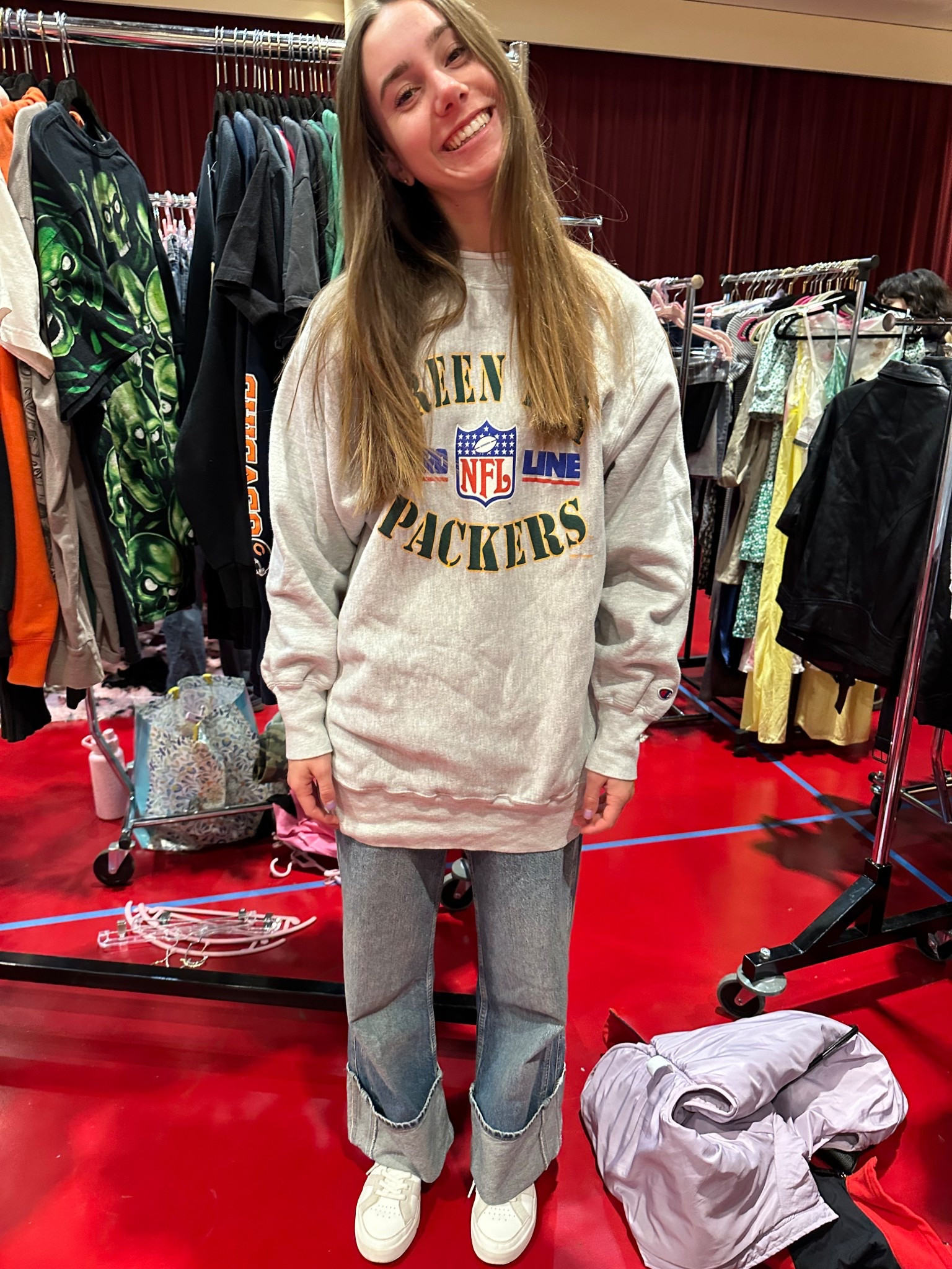 Madison Vintage Fest Finds
Sweatshirt - xxl 
*Vintage Fest Find*
Jeans - run large (24)
Shoes - true to size (8) 

#LTKFestival
