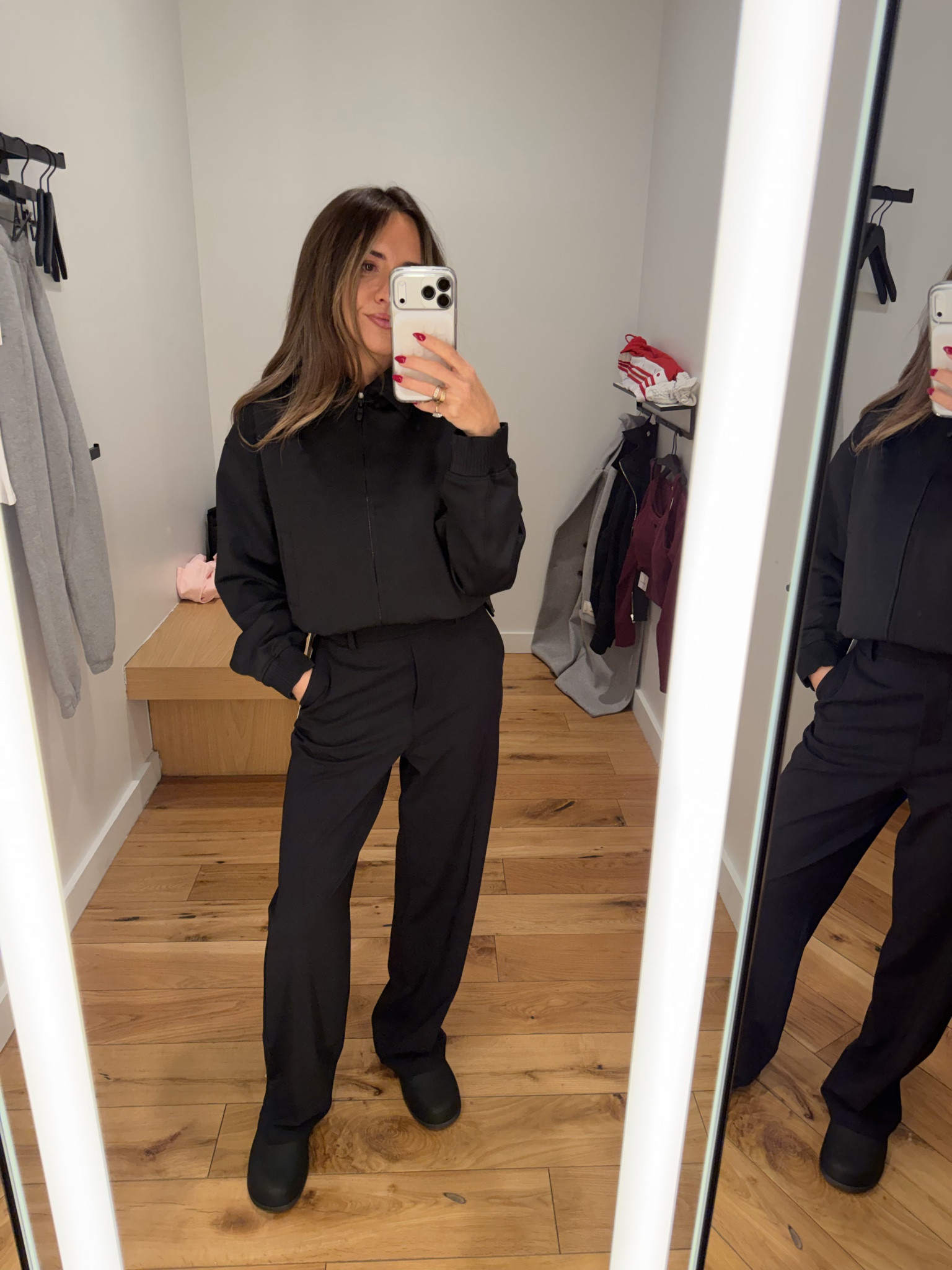 How good is this black on black moment?!

#LTKootd