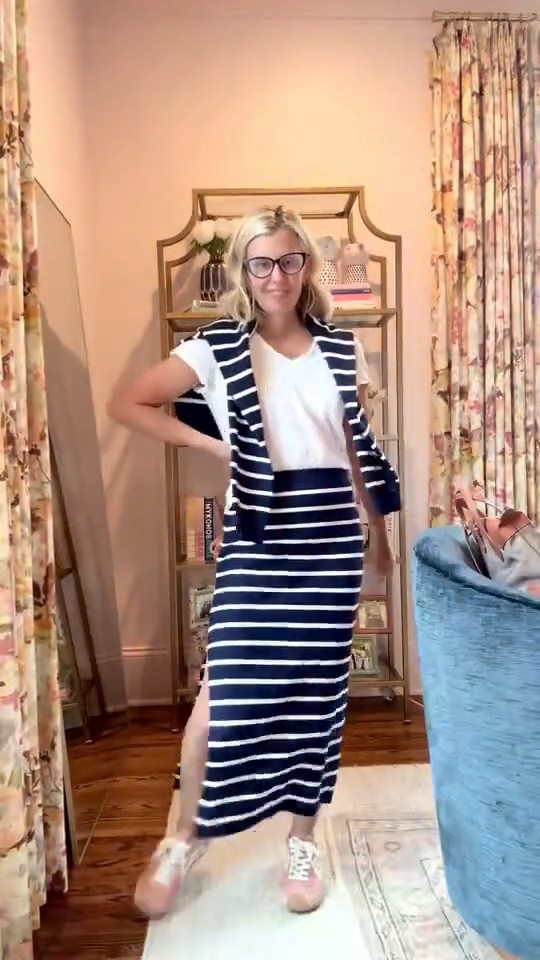 The perfect set for errands, lunch out with friends, shopping or travel. I have this set in several colors and it’s so good! 

Set - small
Shoes - 8

#LTKmomlife #LTKootd #LTKgrwm
