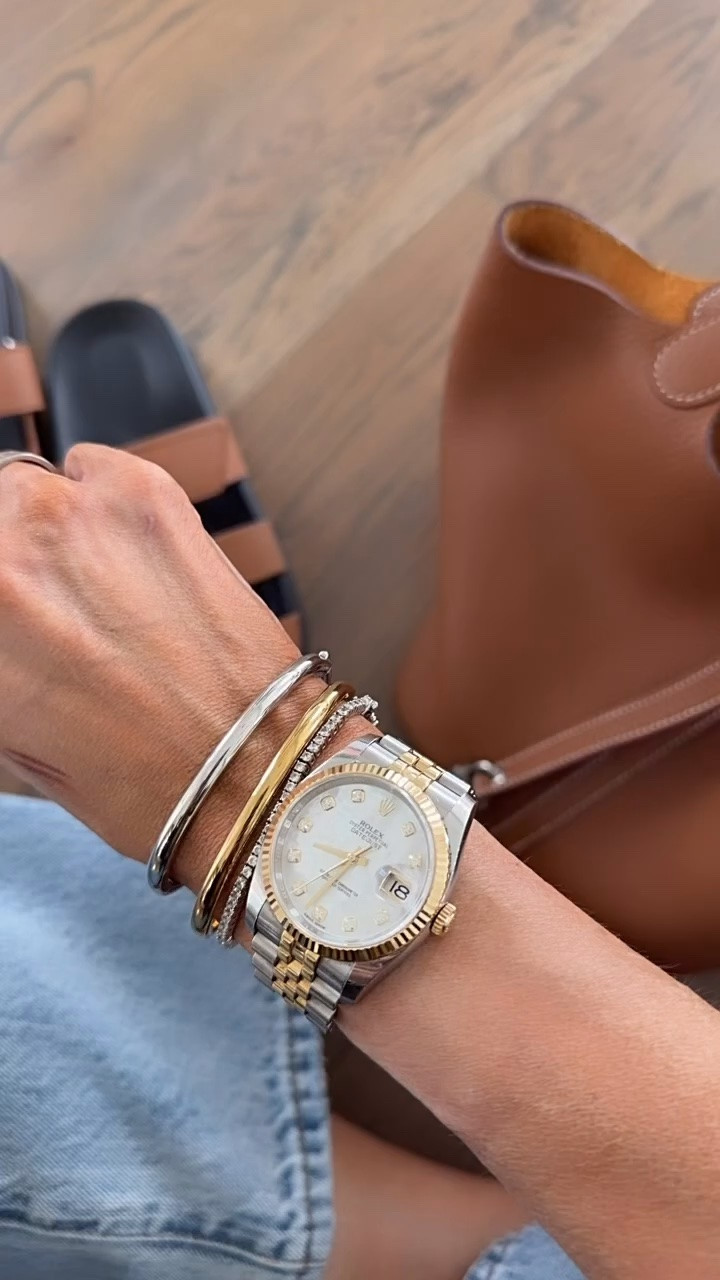 I love a mixed metal stack!! 

Shopbop is having a fall sale! Buy more save more up to 25% off when you use the code FALL at checkout!! Sale ends 10/1! 

Shopbop, Shopbop sale, Jewelry, Mixed metal jewelry, Fall outfits, Fall fashion hauls, Autumn outfits, Emily Gemma

#LTKBeauty #LTKgrwm #LTKdayinmylife