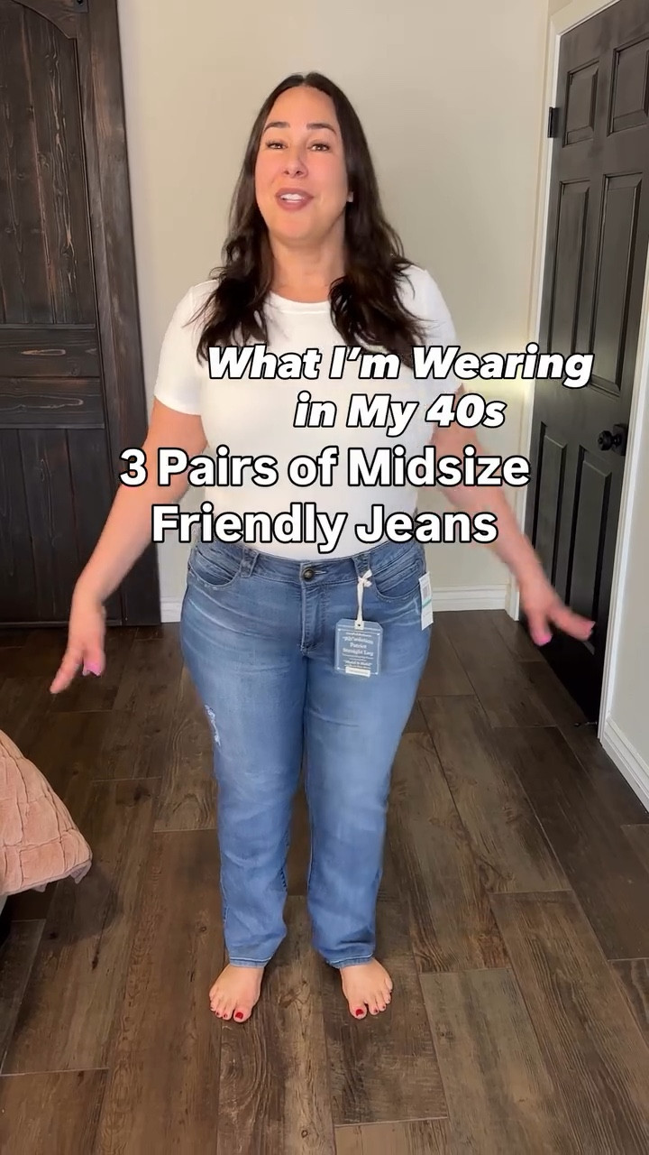 What I’m Wearing in My 40s
3 Pairs of Midsize Friendly Jeans.
I was a size 16 when I filmed this try on so you can really see how each pair fits from every angle. If you’re midsize, you know how hard it is to find jeans that actually work, so I’m showing you 3 styles that do.

#LTKU #LTKStyleTip #LTKSeasonal