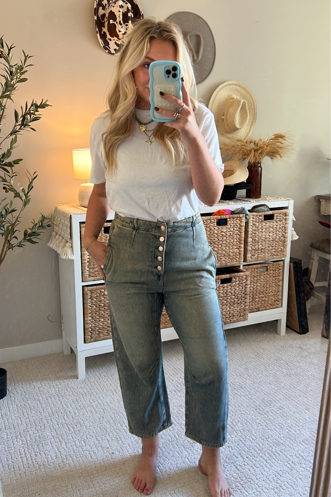 Wearing a 28! Size down 1-2 sizes!! 