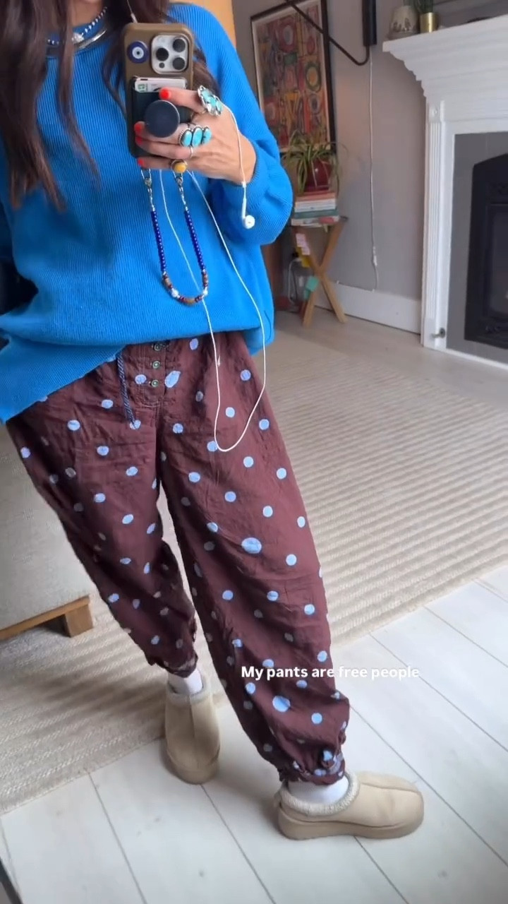 Who else dresses for their mood? Gloomy mornings are hard… but a pop of color + a cozy fit makes everything a little better. ☺️

Pants: XXS
Sweater: XS

#LTKActive #LTKootd #LTKTravel