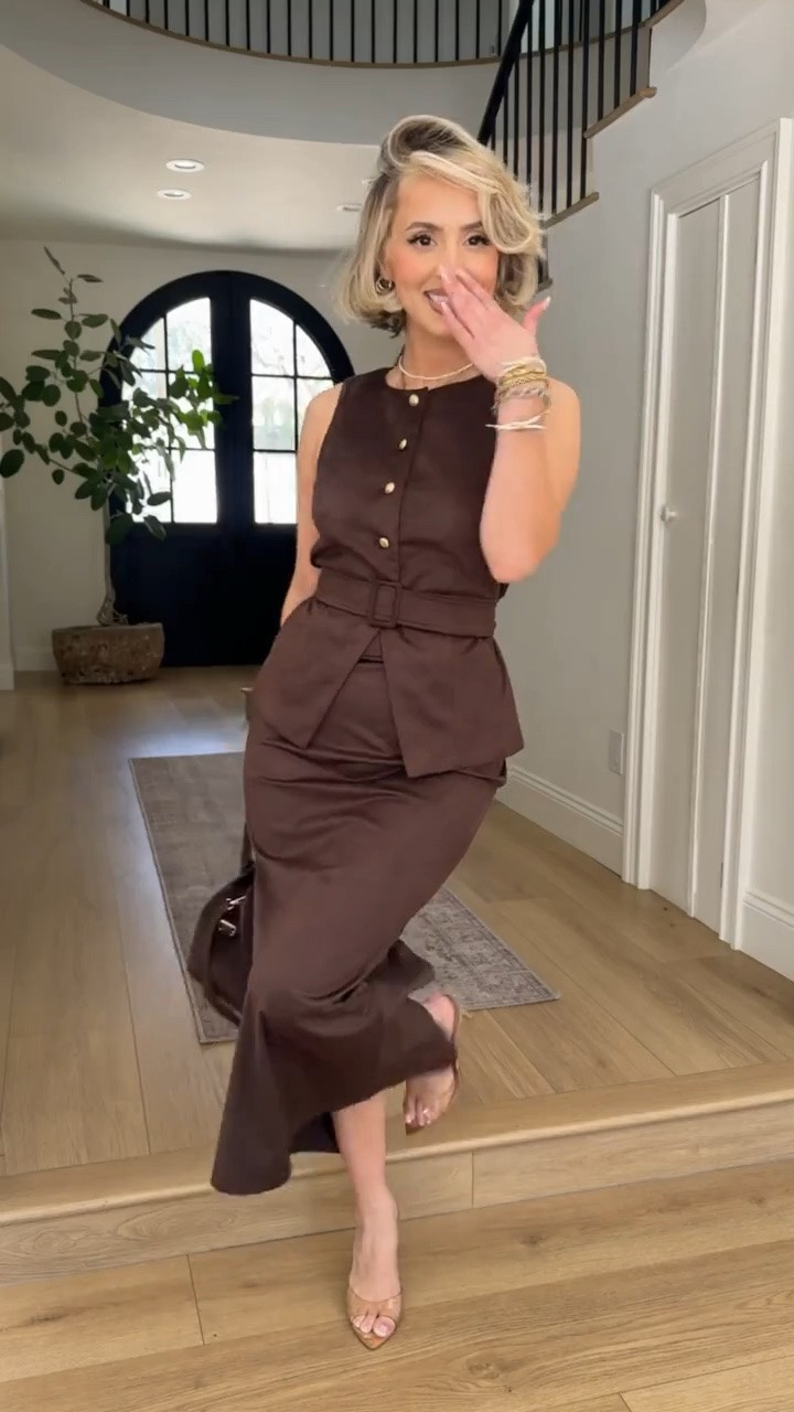 Fall colors & textures #outfitinspo 🤎#DressToExpress #ExpressPartner @Express

XS or size 2 in skirts + tops/jackets
Size 4 in bottoms

#LTKootd #LTKWorkwear #LTKPetite
